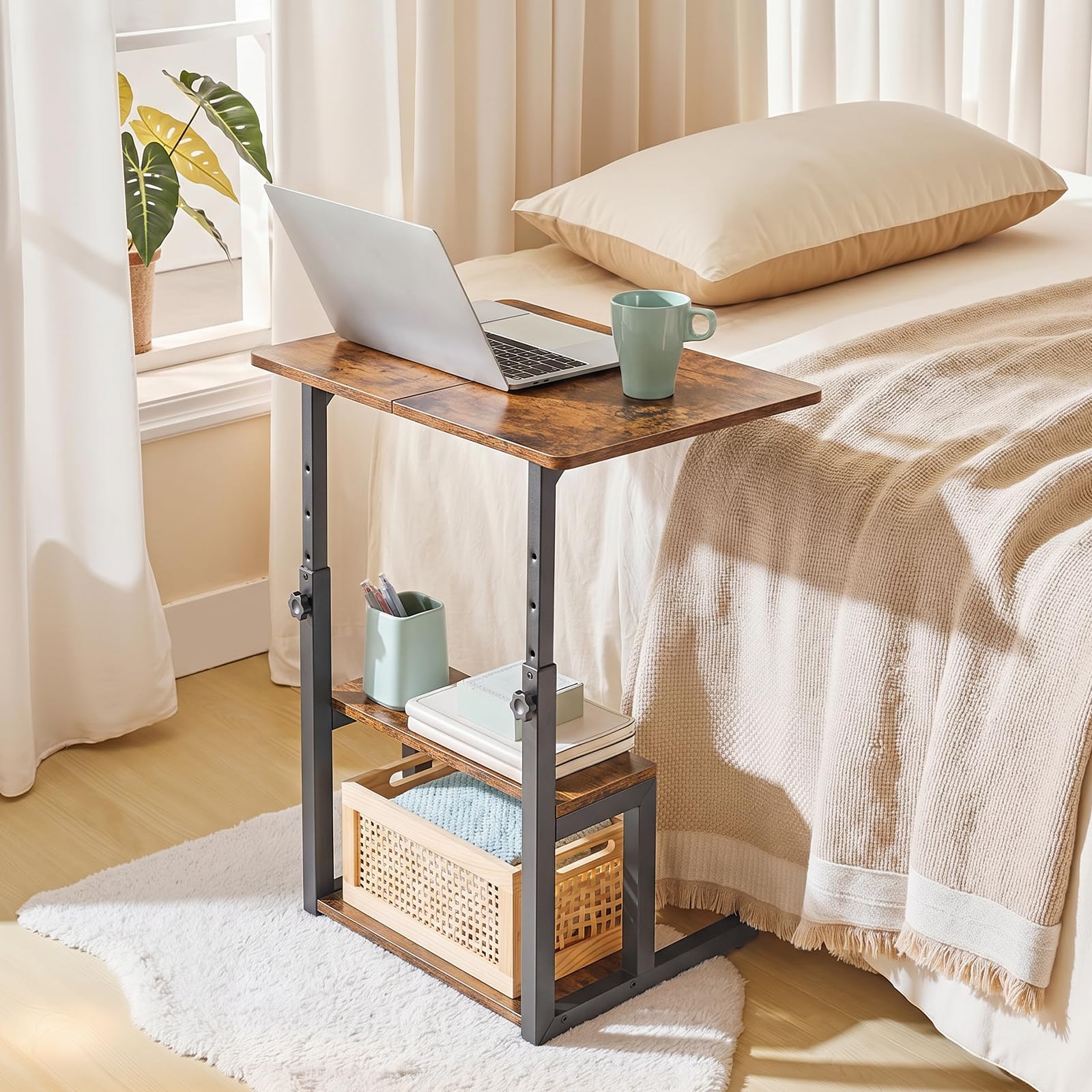HOOBRO Table d’Appoint en C, Hauteur Réglable de 50 à 75 cm, Table Basse avec 3 Étagères, Plateau Supérieur 52 x 38 cm, pour Canapé, Lit, Bureau, Chambre, Salon, Marron Rustique et Noir EBF81SF01