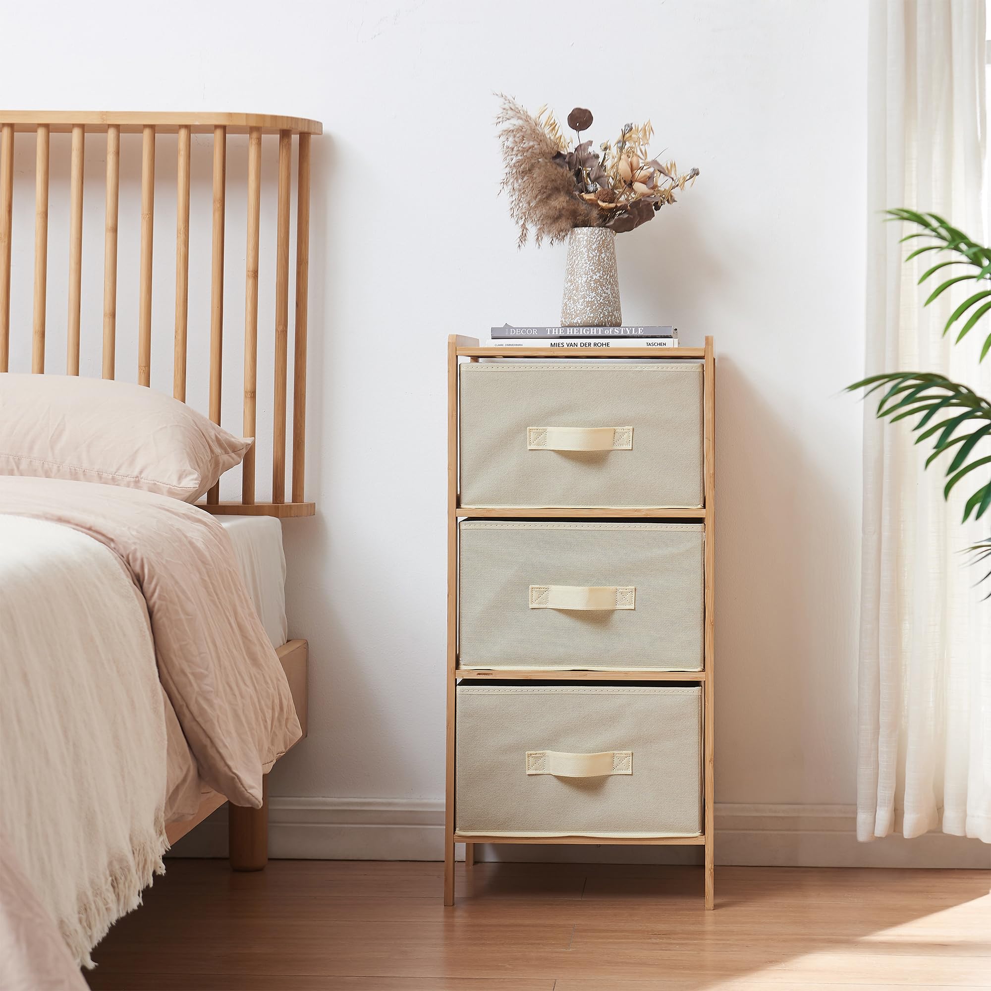 [en.casa] Cajonera Maldon Cómoda Mueble Versátil Aparador con 3 Cajones para Dormitorio Salón Sala de Estar Recibidor Bambú Cestas de Vellón 79x37x35cm - Bambú Natural/Beige