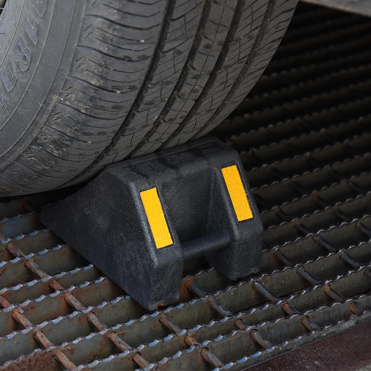 8 Pack Wheel Chocks,Heavy Duty Wheel Wedge with Handle and Yellow Reflective Strip, Solid Rubber Heavy Duty Black for RV Trailer Camper Truck Car Aircraft Boat