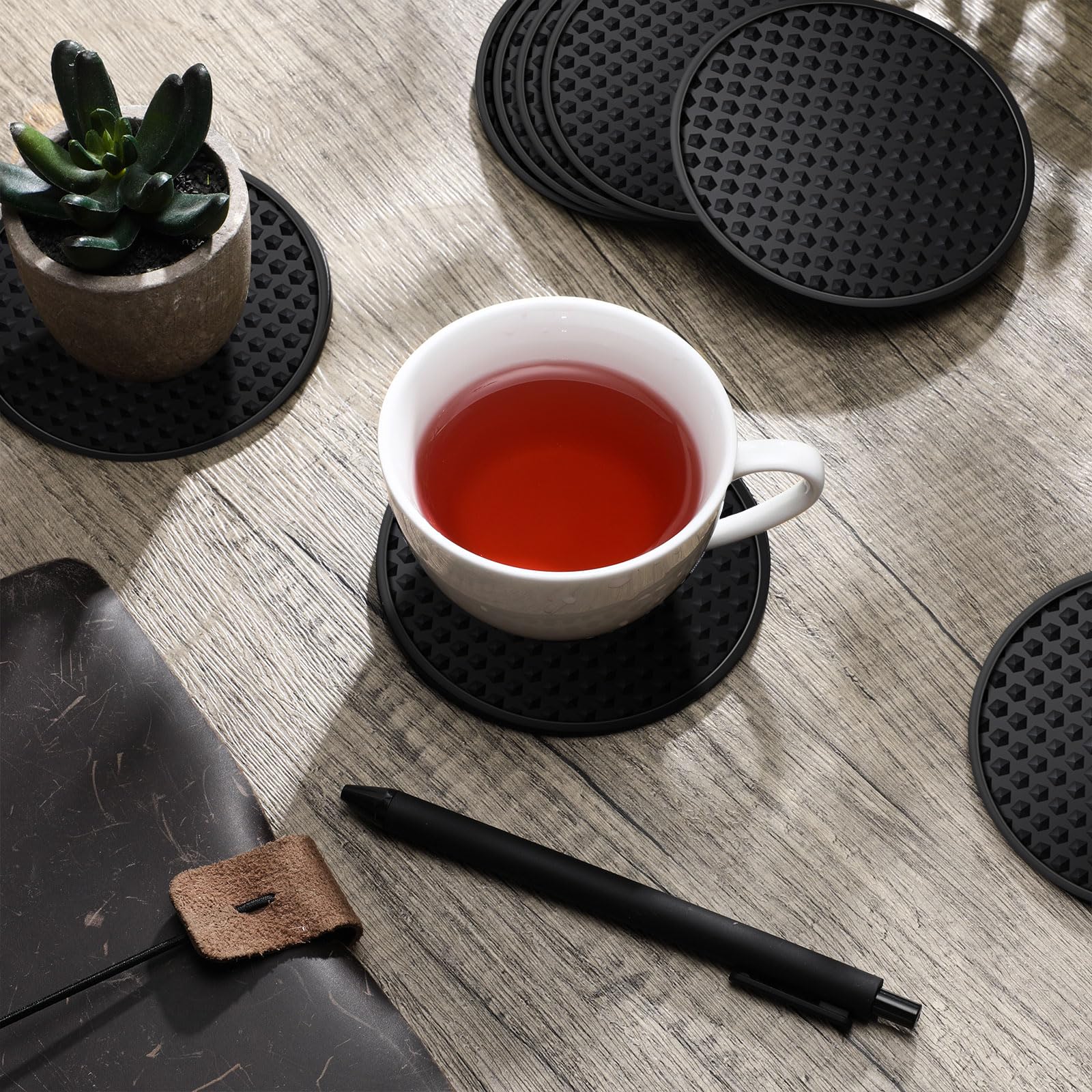 Eccliy Paquete de 60 posavasos de silicona antideslizantes para bebidas, resistentes al frío y al calor, para mesa, mesa de café, bar (negro)