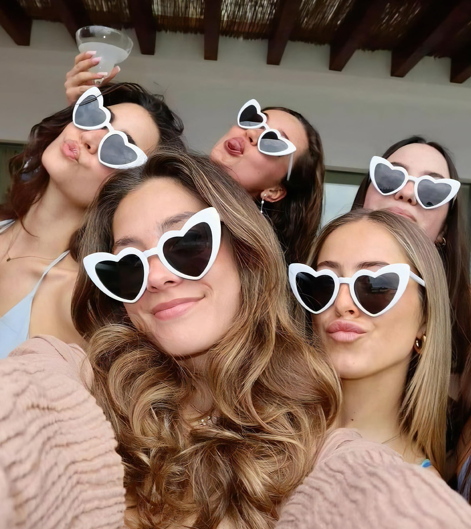 SUNOVELTIES Confezione da 24/48 occhiali da sole a forma di cuore sfusi anni '90 retrò addio al nubilato occhiali da festa colorati occhiali da sposa