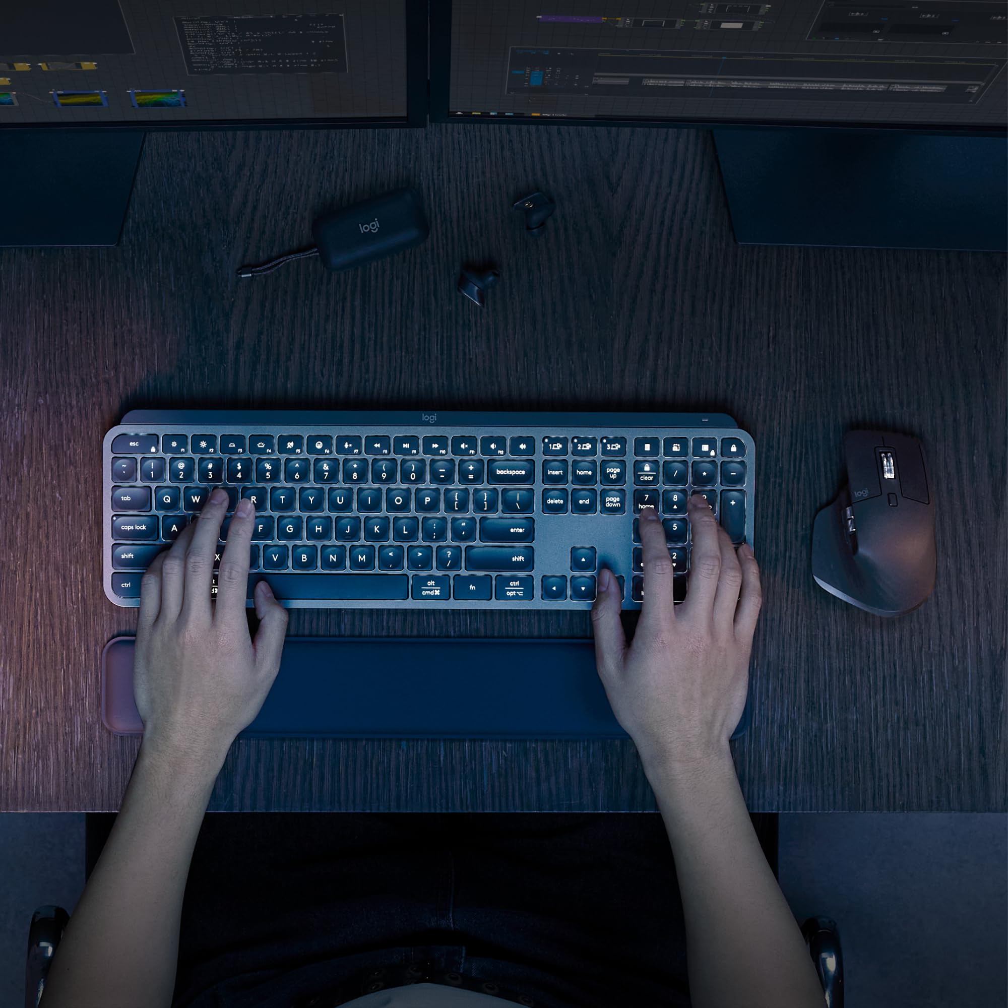 Logitech MX Keys S Combo: MX Master 3S, MX Keys S & MX Palm Rest - Grafite, Layout Internazionale QWERTY