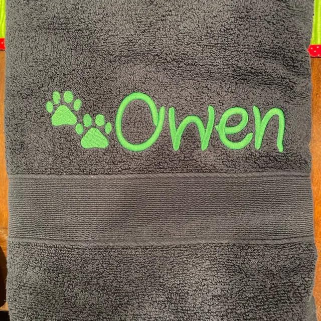 Foto 6 de 7 de REEG Toalla personalizada para perro, rosa o azul, bordada, regalo, 70 x 140 cm