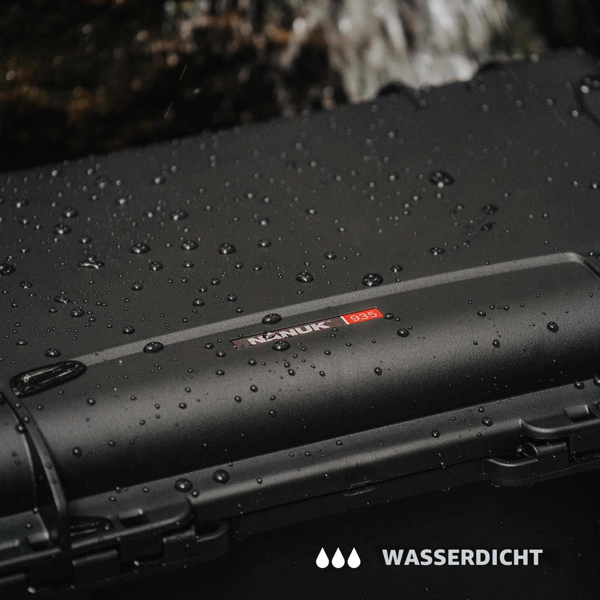 NANUK 935 Pro Photo Kit – Wasserdichter Hartschalenkoffer für Kameras, mit gepolsterten Trennwänden und Rollen, 56 x 36 x 23 cm – Staubdicht und stoßfest, Handgepäck (Rot)