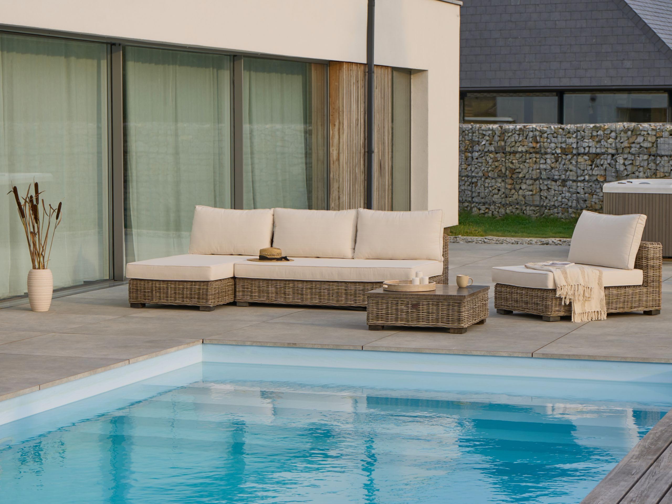 Lounge Set Rattan grau 4 Personen rechtsseitig Auflagen cremeweiß Varallo