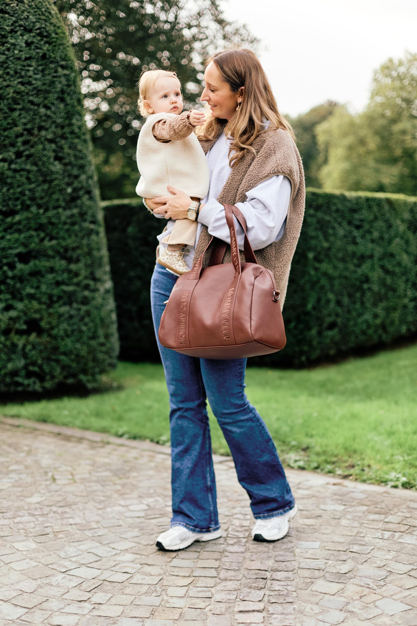 CHILDHOME, Borsa Cambio Per Bambini, Mommy Bag, Fasciatoio Incluso, Numerosi Scomparti, Ganci Per Carrozzina, Cinghia Per Spalla, Pelle Vegana, 22L, Mommy Club Signature, Marrone Scuro