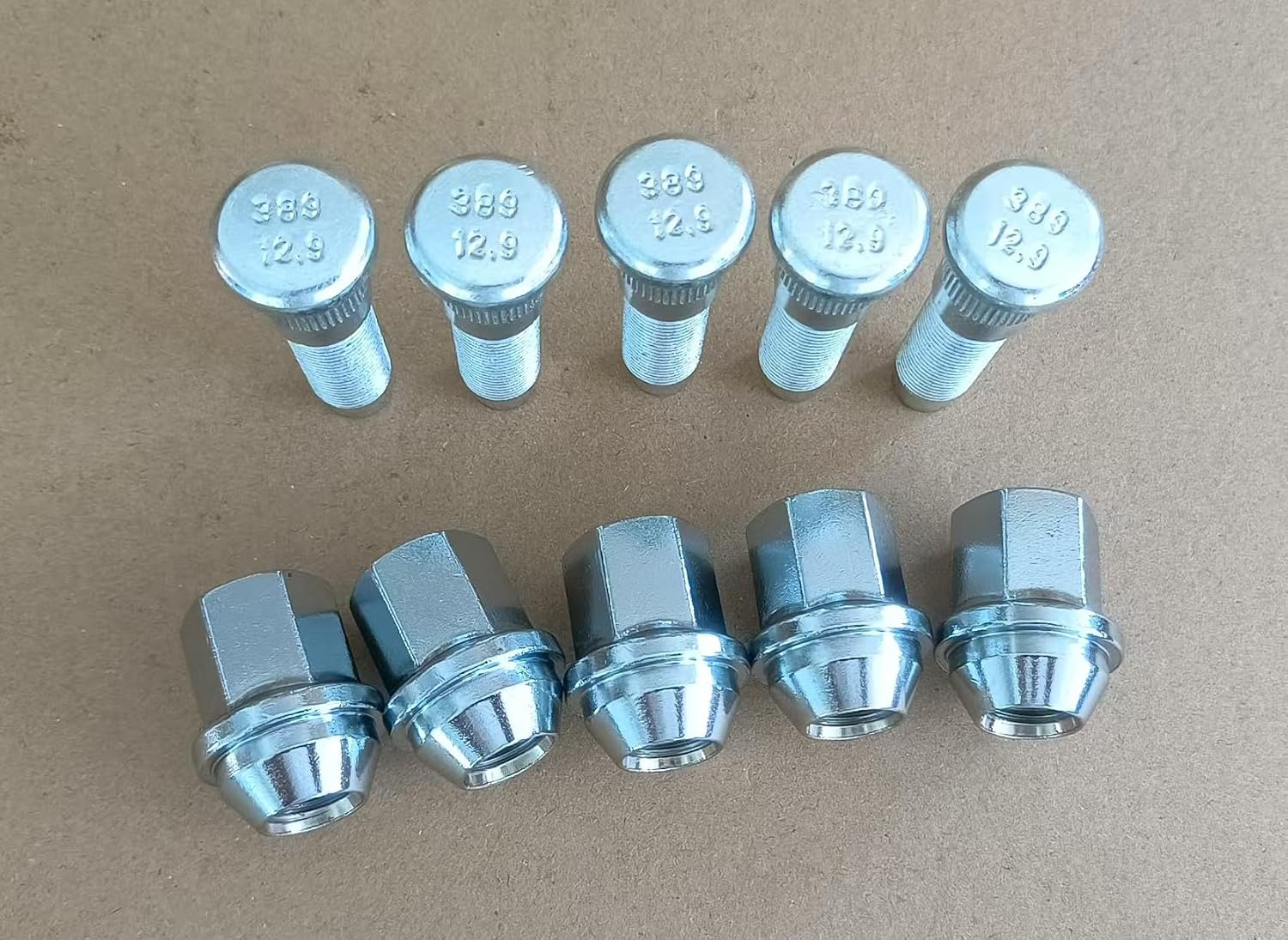5PCS Lug Nuts Bolts 610-389 9/16-18 Thread Wheel Stud Bolt -0.666 in. Knurl, 2.34 in. Length Compatible with 1999-2010 Dodge Ram 1500, 94-99 RAM 2500 Pickup, 99-03 RAM 2500 3500 Van