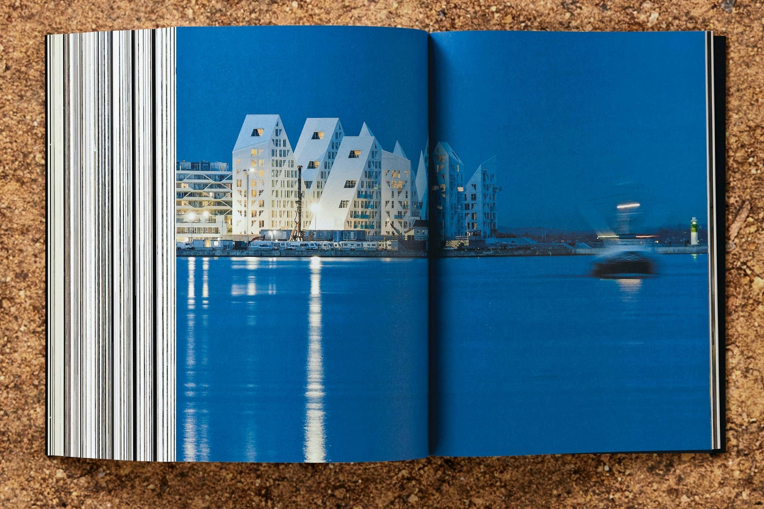 Bjarne Mastenbroek. Dig it! Building Bound to the Ground (Varia)