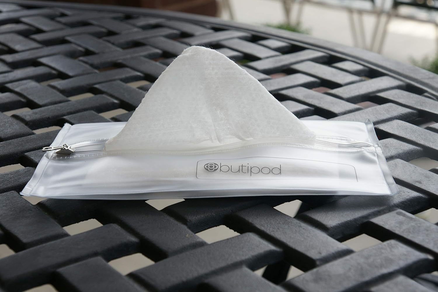 Butipods Reusable Stay Moist Wet Wipe Pouch | Slim Case Travel Clutch Holder | Refillable Portable Baby Wipes Dispenser Container | Great for Hand and Face Wipes | Set of 2 (Houndstooth & Clear) : Baby