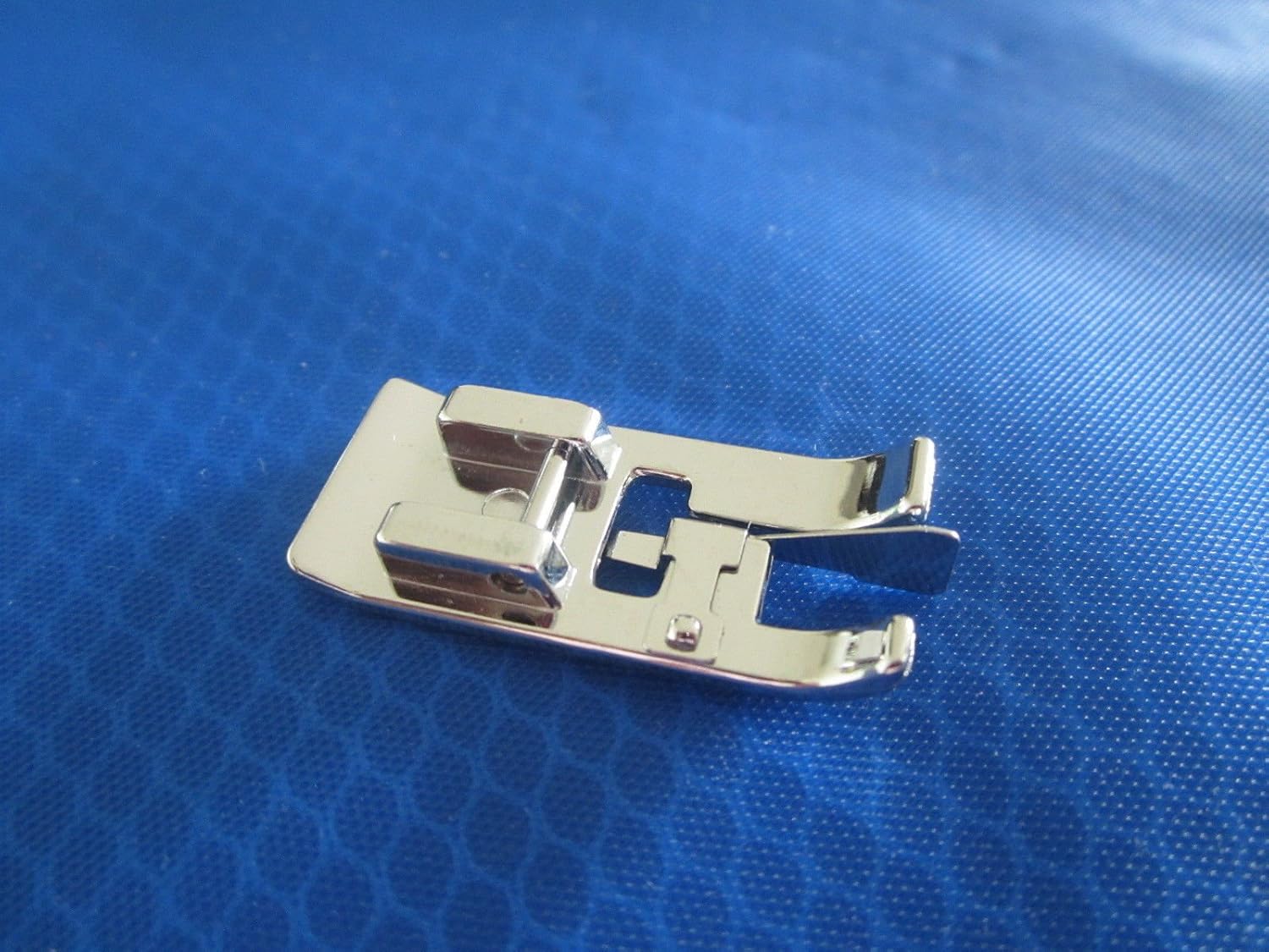 OVERCAST OVERCASTING FOOT SNAP ON FOR BABYLOCK BROTHER JANOME SEWING MACHINE ..bywins2013 