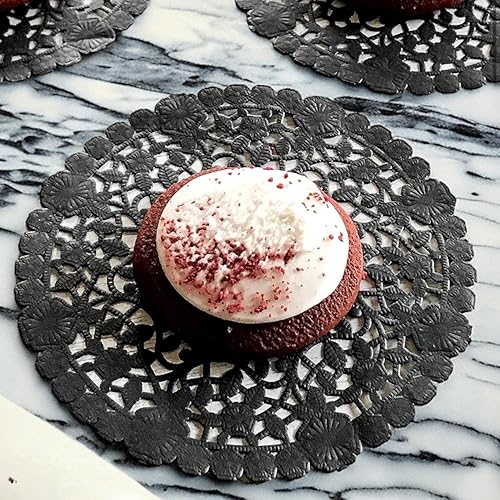 Miniatura 2 de The Baker Celebrations Paquete combinado de 150 tapetes redondos  Juego de encaje de papel blanco y negro, varios tamaños de 4 5 y 6 pulgadas