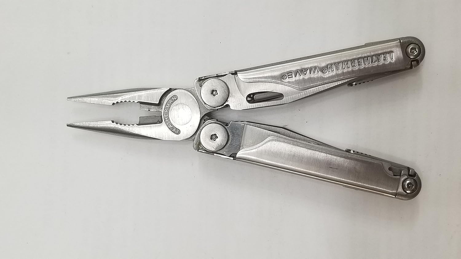 LEATHERMAN - Wave Multitool, Stainless Steel with Nylon Sheath