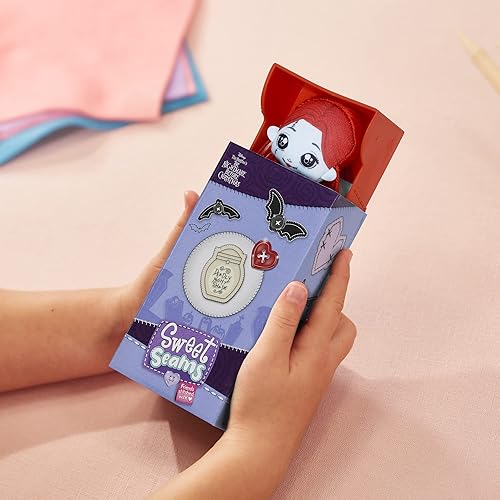 Miniatura 8 de SWEET SEAMS Paquete individual de Disney The Nightmare Before Christmas Sally Alicia en el país de las maravillas de 6 pulgadas muñecas y juegos