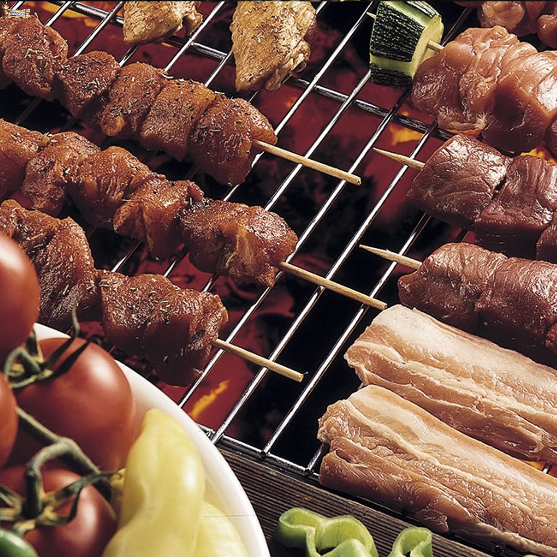 BricoLoco.com Barbacoa carbón con parrilla. Ligera y fácilmente portátil. Con patas y rejilla de refuerzo. Parrilla incluida. Para terraza, balcón, patio, jardín.