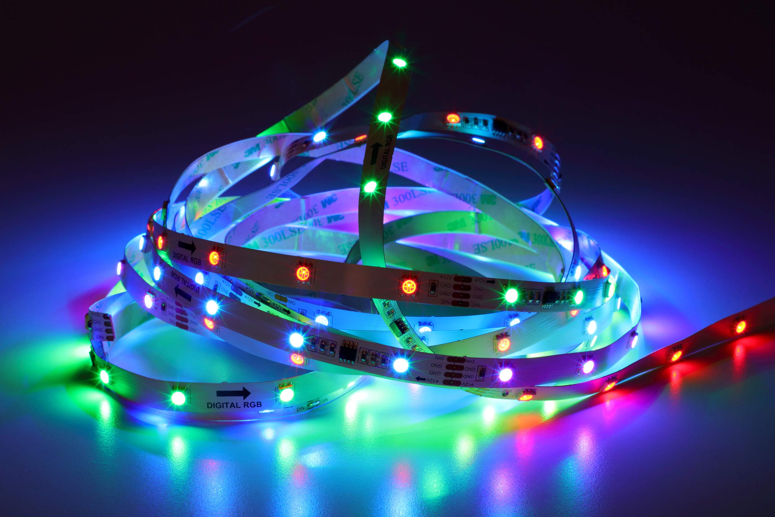 LED Strip RGB digital para iluminación indirecta de colores según Sus deseos: Elija entre diferentes colores, efectos de luz y cambio de color programas, deseada, flexible y autoadhesivo, 3 m longitud