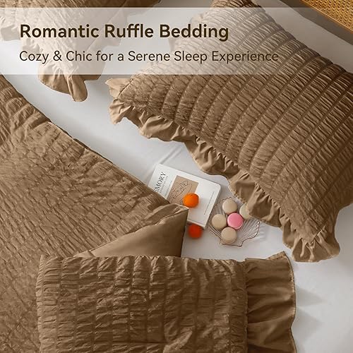 Miniatura 207 de JOLLYVOGUE - Juego de edredón tamaño queen, de 3 piezas, estilo seersucker, ligero y esponjoso para todas las estaciones, con 1 edredón con volantes