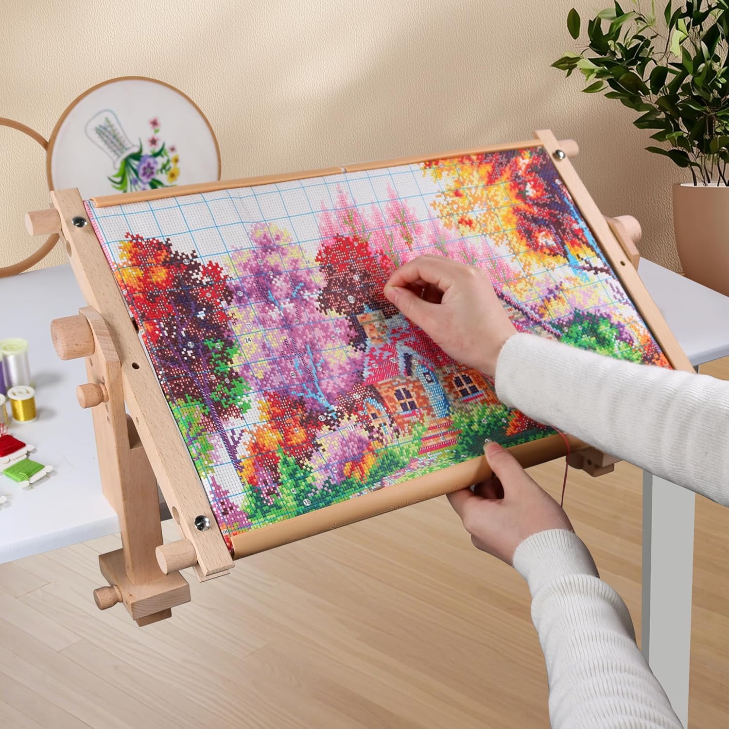 Simple Embroidery Frame and Embroidery Holder Combo Set，Beech Wood Fixable Desktop Cross Stitch Scroll Frame, Quilting Frames, Stitching Frame for Sewing, Cross Stitch, Needlepoint Holder