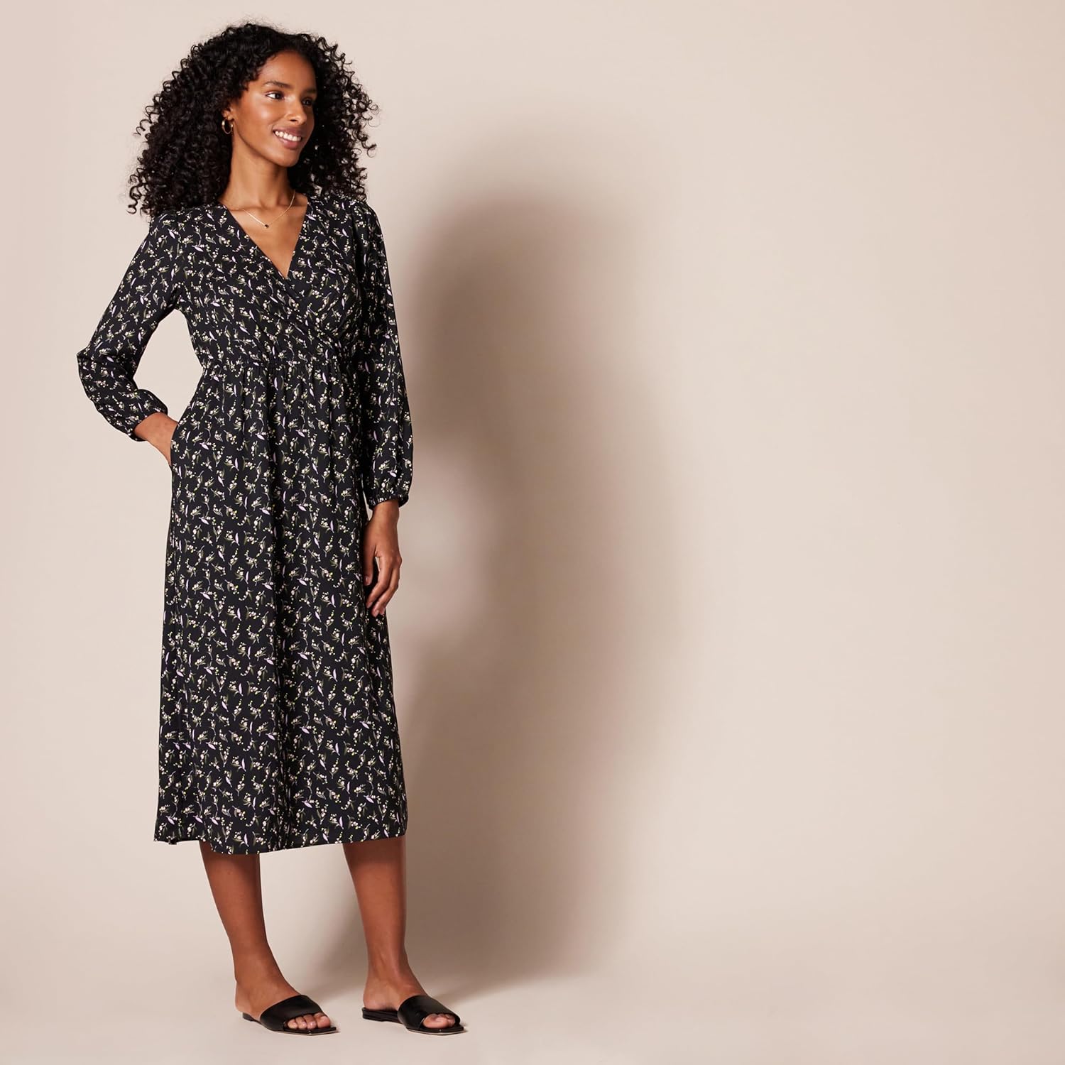 Amazon Essentials Women's Lightweight Georgette Long Sleeve V-Neck Midi Dress (Available in Plus Size) - Image 3