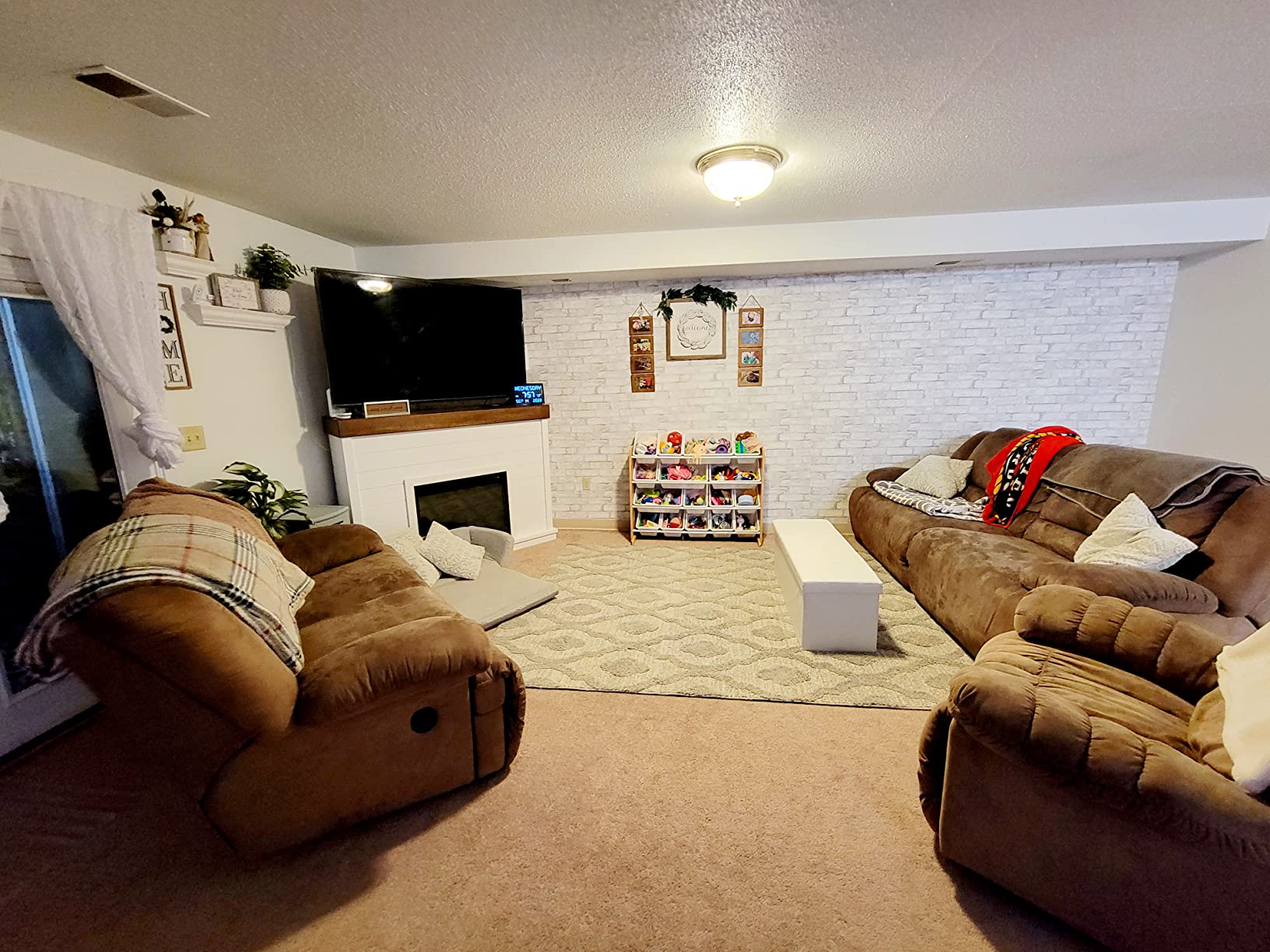 7/mo Finance NuWallpaper NU2218 Loft Brick Peel Stick Wallpaper