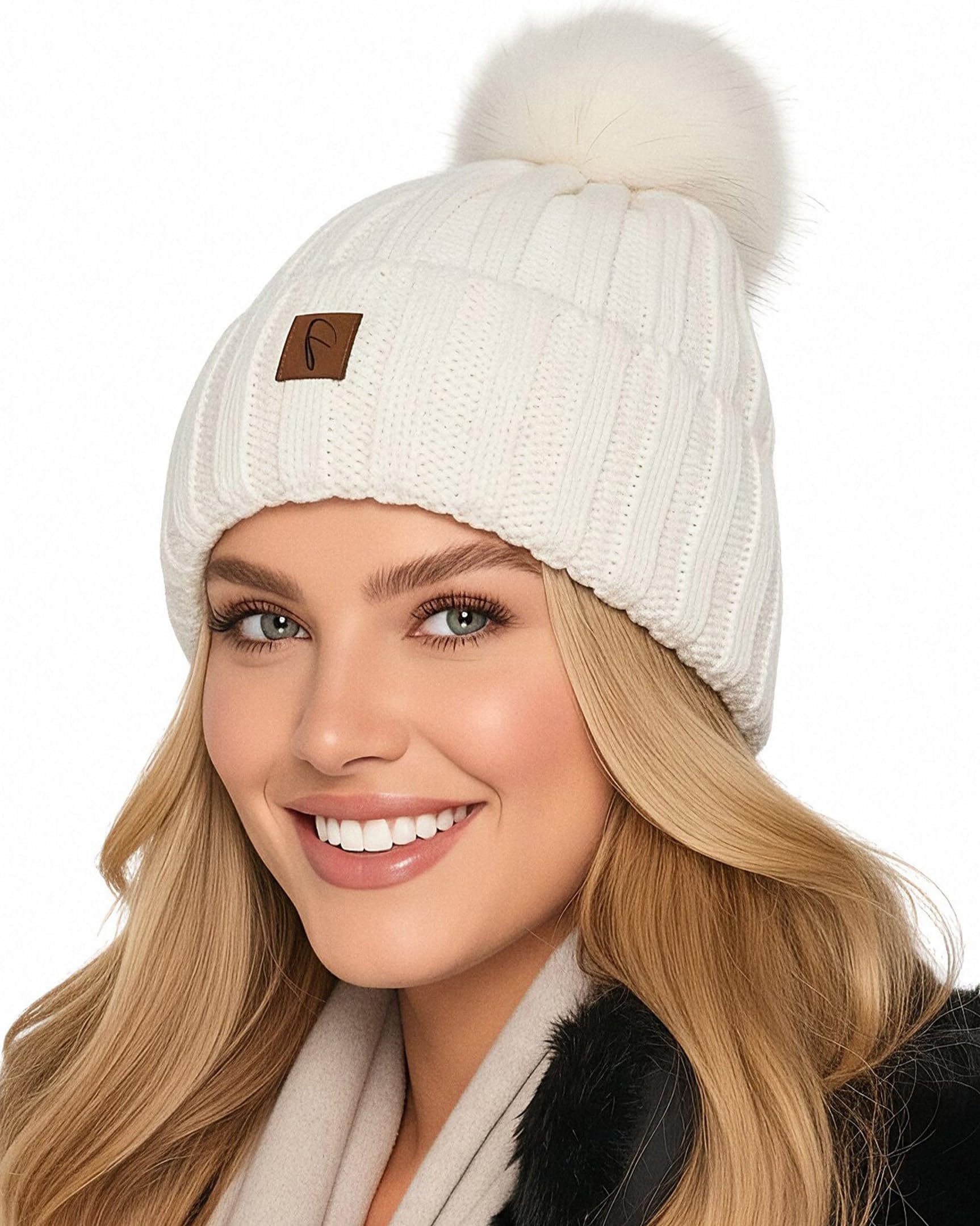 Baesics Strickmütze mit Bommel für Damen & Herren – warme Unisex Wintermütze mit Fleecefutter & Kunstfell Pompon One Size – Beanie Stil