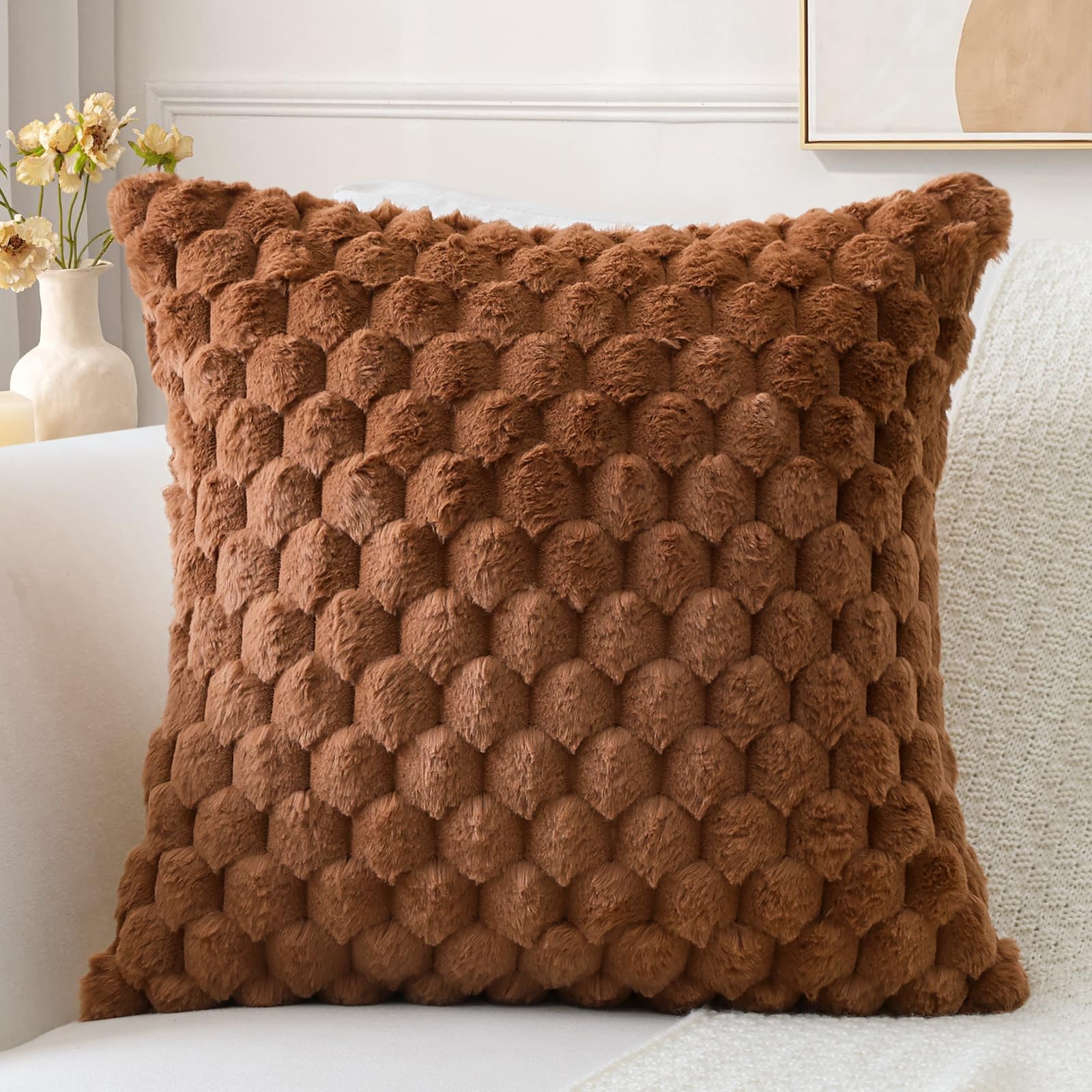 Sungeek Brown Fluffy Faux Fur Cushion Covers 50x50 cm, Soft Cozy Plush Velvet Decorative Throw Pillow Covers 20x20 Inch Square Pillowcases for Sofa Couch Bed Living Room โ image 1