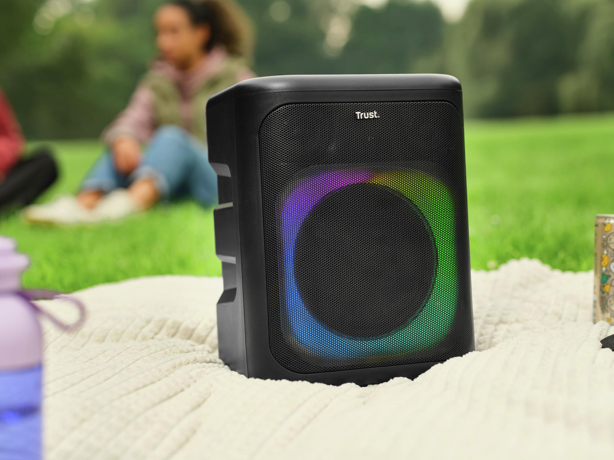 Trust Azura Cassa Bluetooth Portatile 100W per Feste, Altoparlante Bluetooth LED RGB Wireless Party Speaker Intemperie IPX4, Batteria Ricaricabile 11 Ore, 2 Ingressi per Microfono Karaoke - Nero