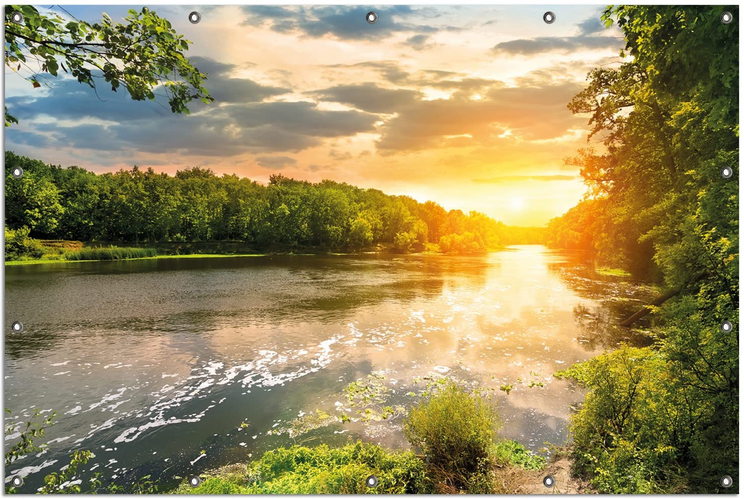 Wallario Outdoor-Poster für Garten oder Balkon Sonnenuntergang am Fluss in grüner Umgebung, Motivbanner Größe: ca. 120 x 180 cm, Outdoor-Bild