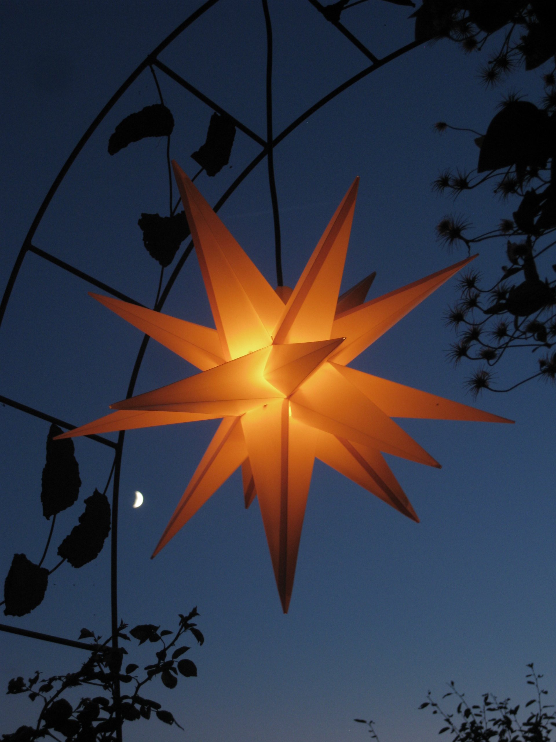 Außenstern gelb mit auswechelbarer LED - beleuchteter Stern 55-60 cm Adventsstern Weihnachtsstern Leuchtstern Faltstern wetterfest