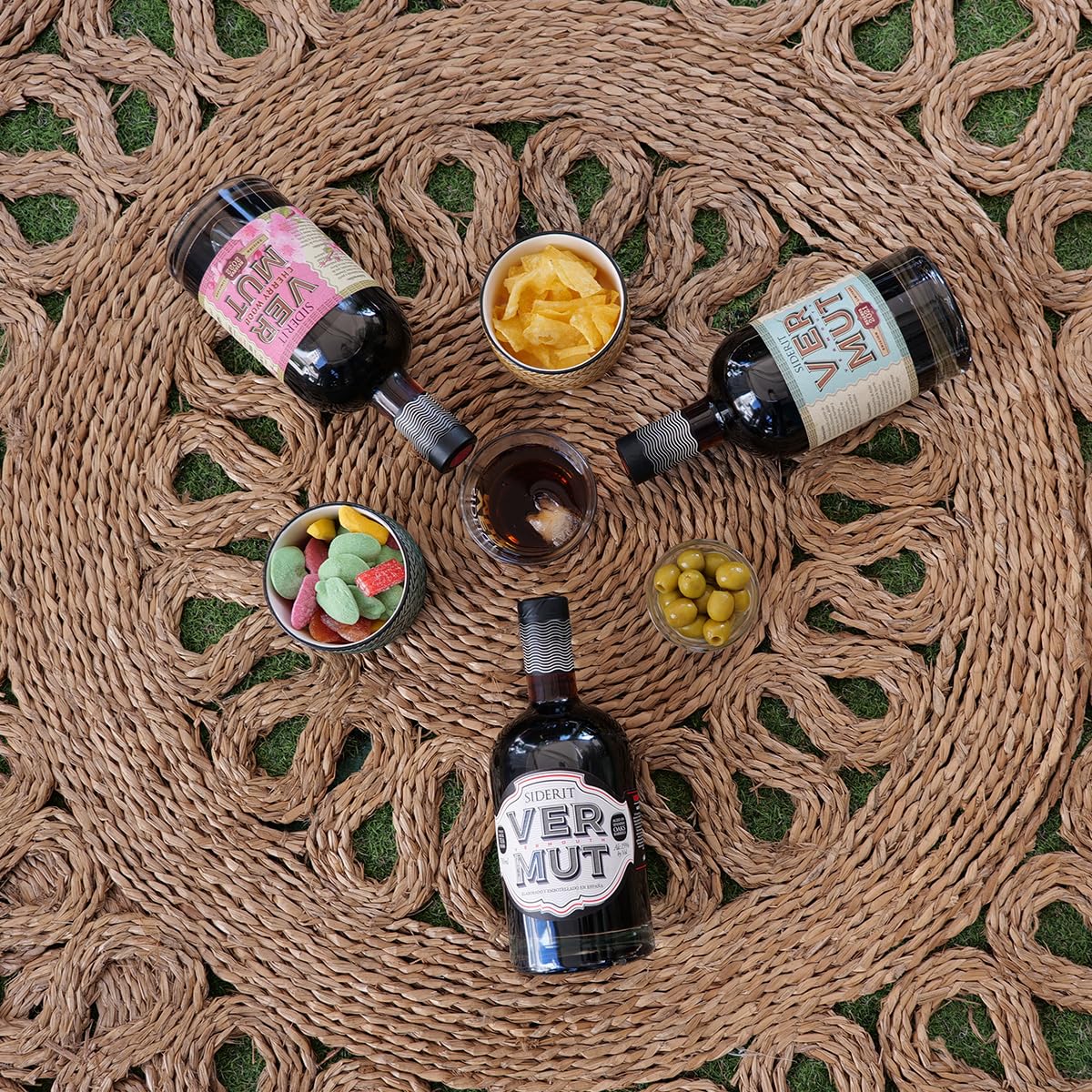 SIDERIT Vermut Premium sin azúcares añadidos, 15% Vol, botella de 750ml, pack de 6 unidades, macerado 18 meses con hierbas y flores, envejecido en barricas de jerez. Sabor equilibrado y persistente