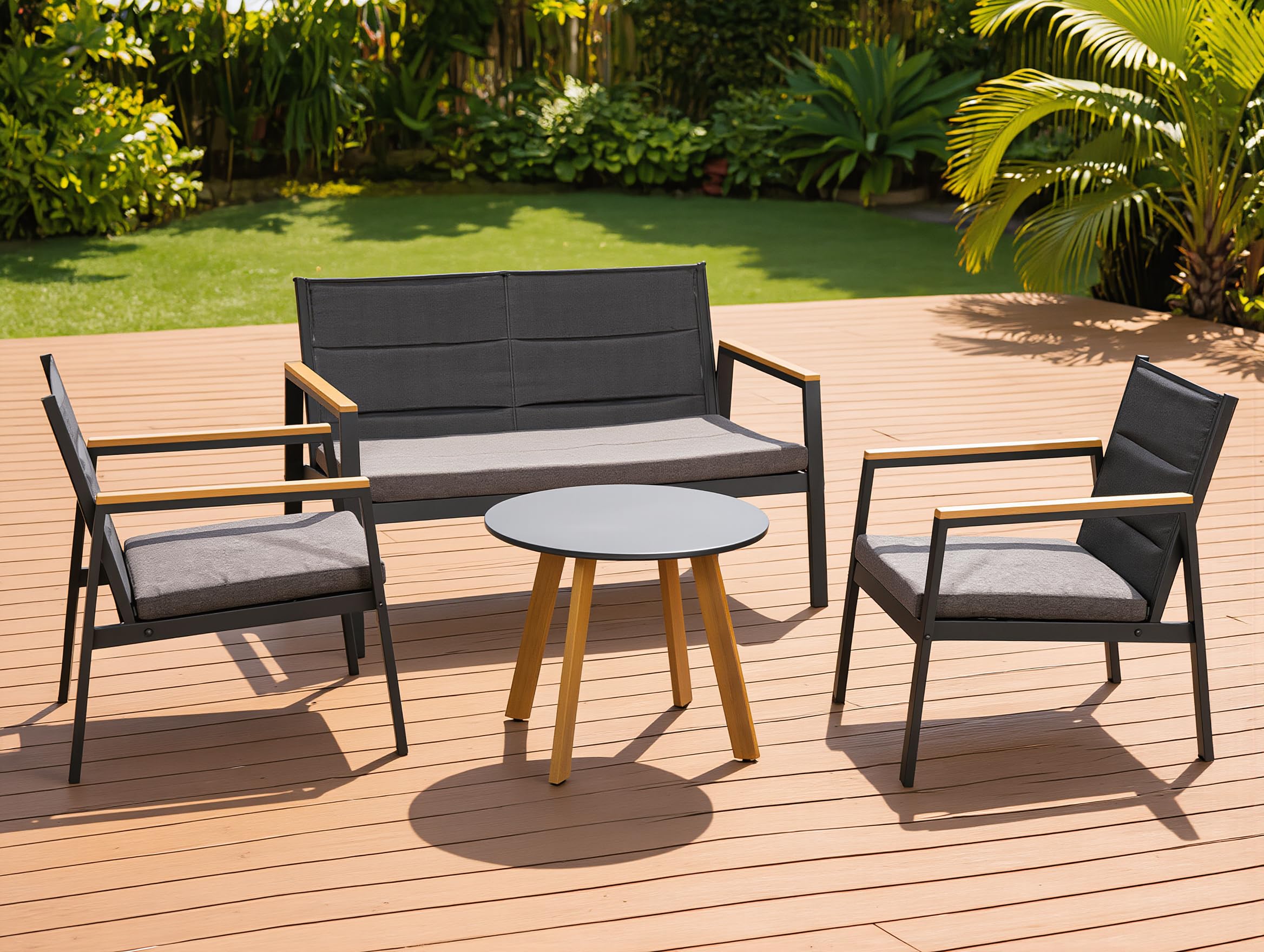 Salotto da Giardino 4 Pezzi KYOTO – Divano 2 Posti + 2 Poltrone + Tavolino Rotondo 60 cm con Cuscini Grigio Antracite – Struttura Alluminio Nero Braccioli Legno Effetto Teak – Arredo Giardino