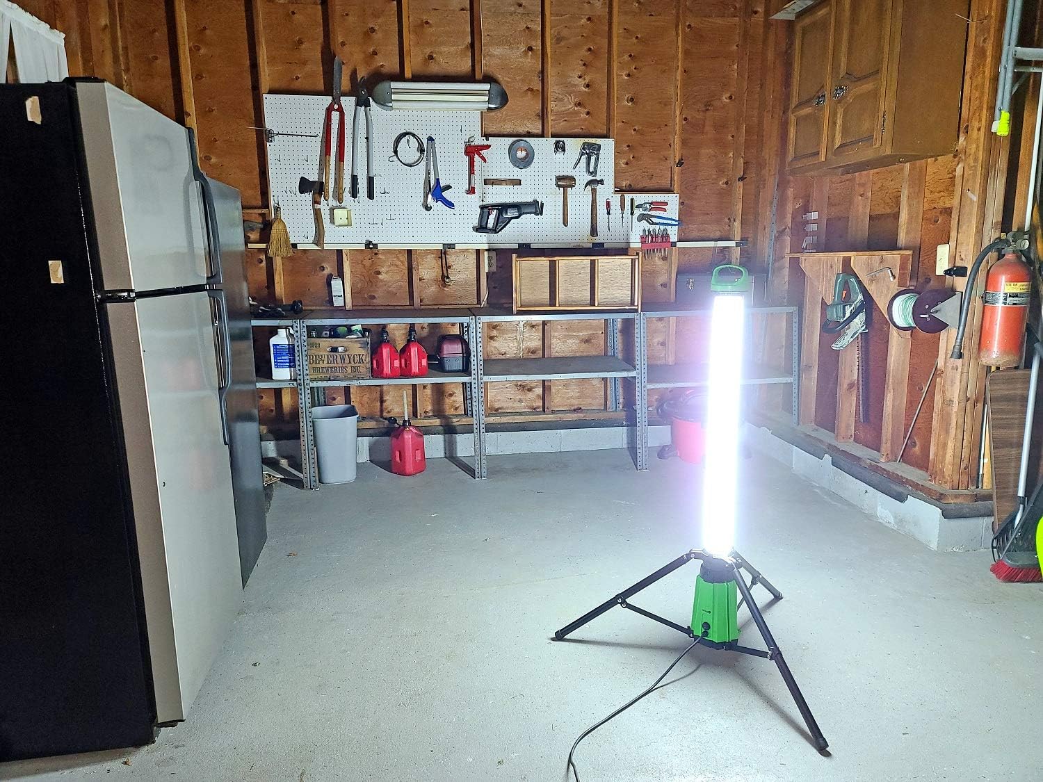 DUNWELL Vertical360 Tripod LED Work Light – 1500 Lumens – Portable Telescoping Work Light with 360 All-Around Brightness – Collapsible, Standing LED Light Ideal for Garages, Shops, Attics & More