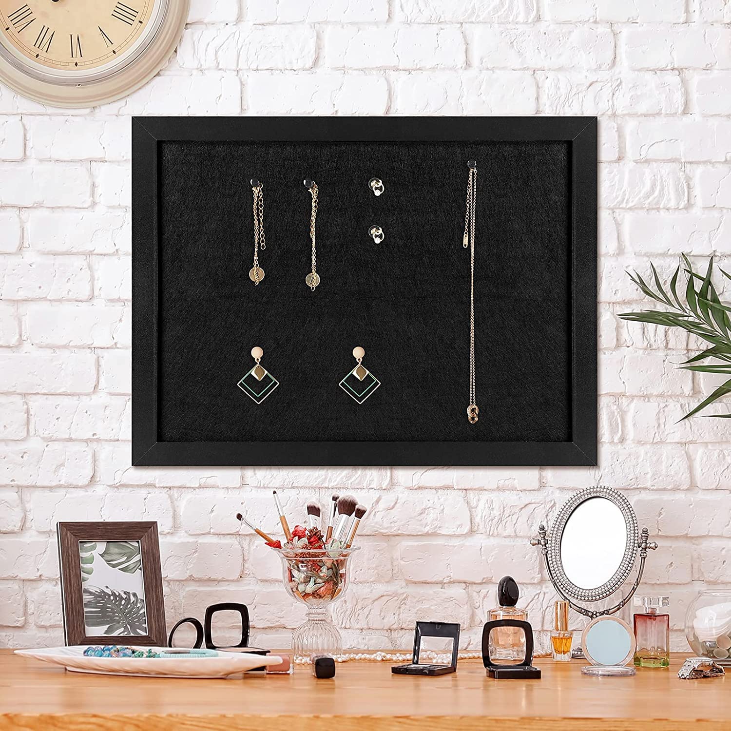 Okydoky 28 x 37 x 2 cm Noir Avec cadre en bois Tableau mémo en feutre avec épingles pour la décoration de bricolage Planche en feutre pour la cuisine et le bureau l'école et la maison (1 pièce)