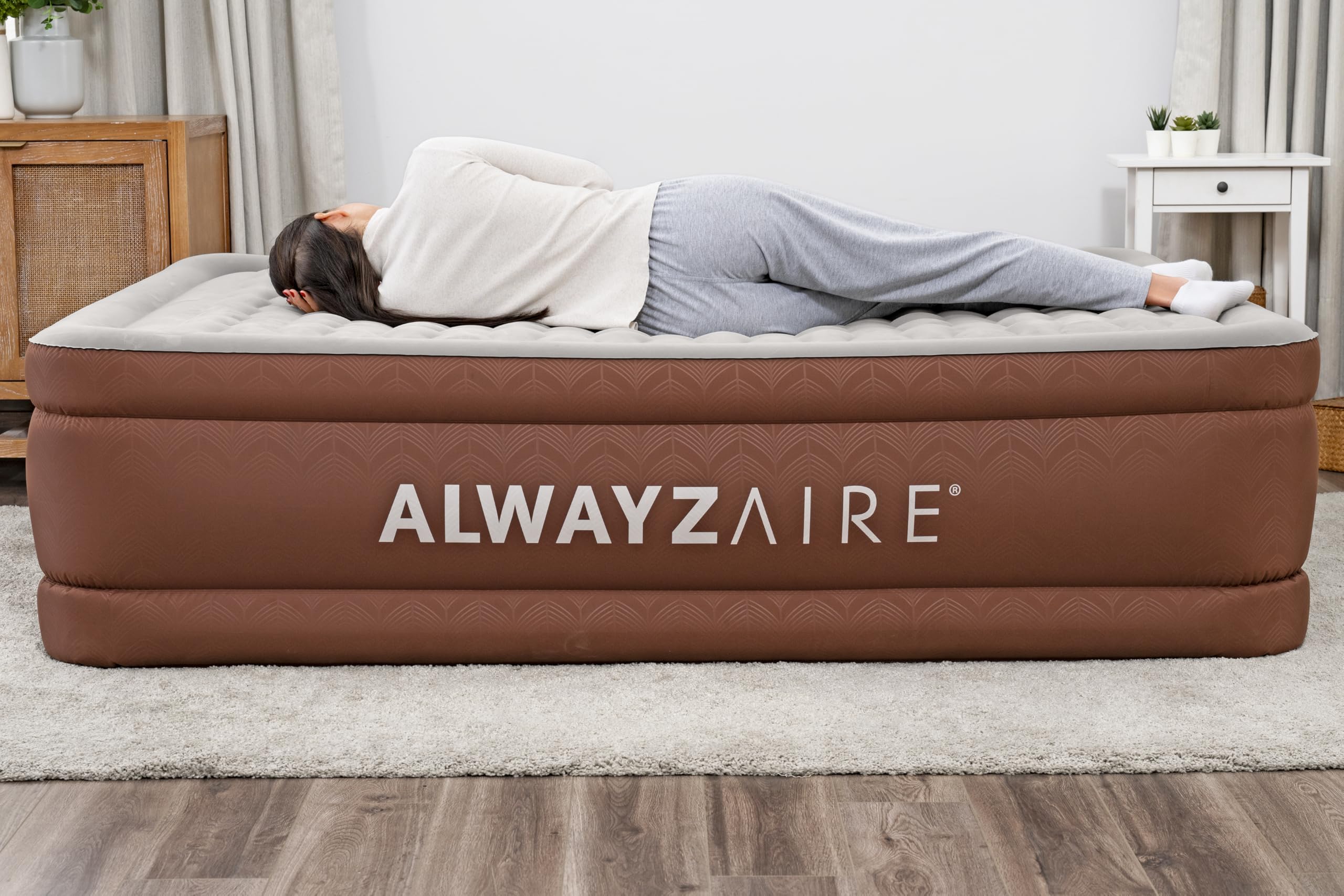 Bestway AlwayzAire Fortech podwójne łóżko dmuchane z pompą Comfort Choice+, 203 x 152 x 51 cm, dla 2 osób, 350 kg, 180 s, falowane wiązki, porty USB, lampka nocna, Soft Top, w zestawie torba, zestaw