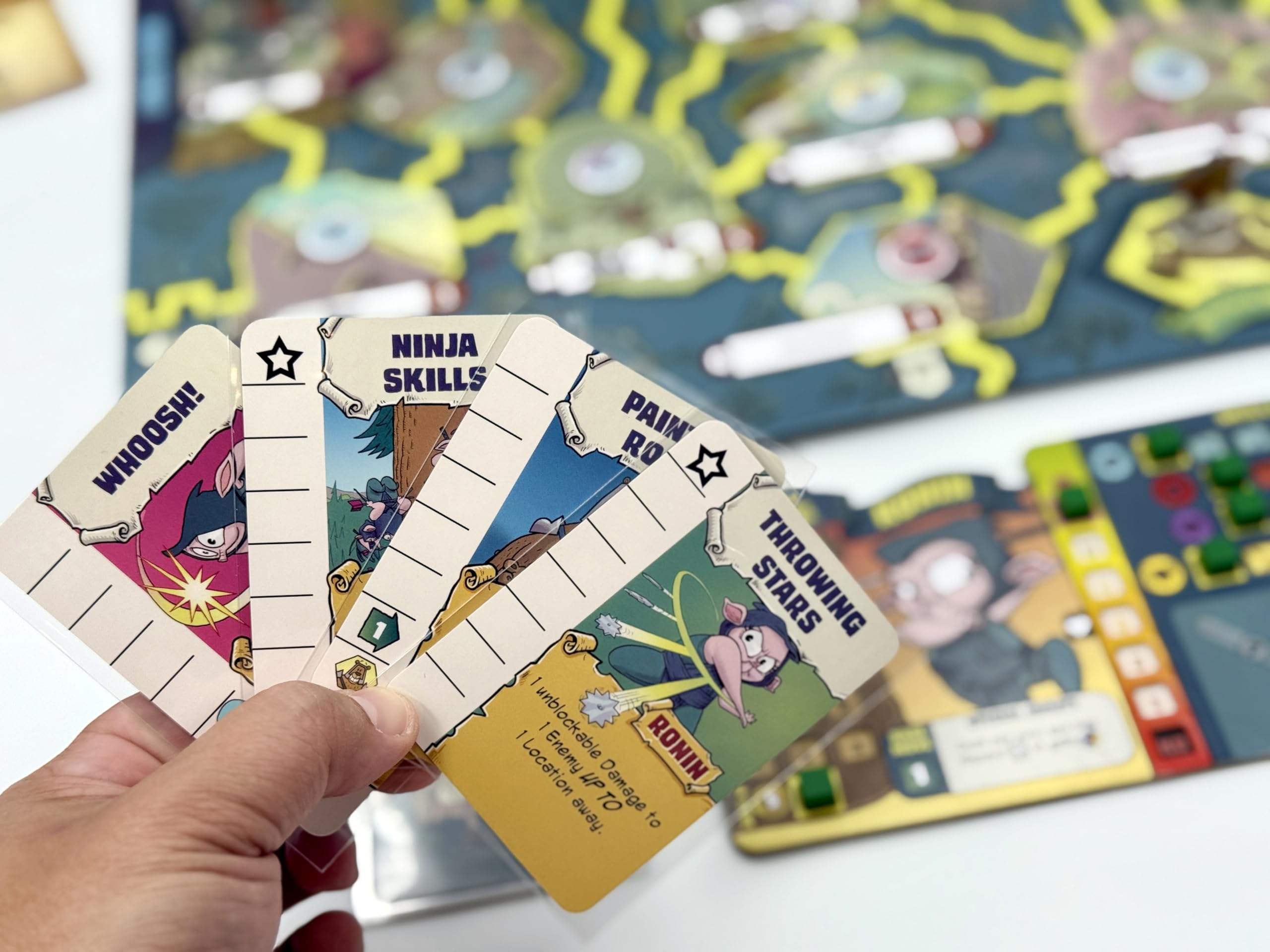 Fireside Games | Ham Helsing | Kooperacyjna Gra Deck Crafting Z Przezroczystymi Ulepszeniami Złoczyńcami Lokalizacjami I Strategią Drużynową | 1 Do 4 Graczy | 60 Do 90 Minut