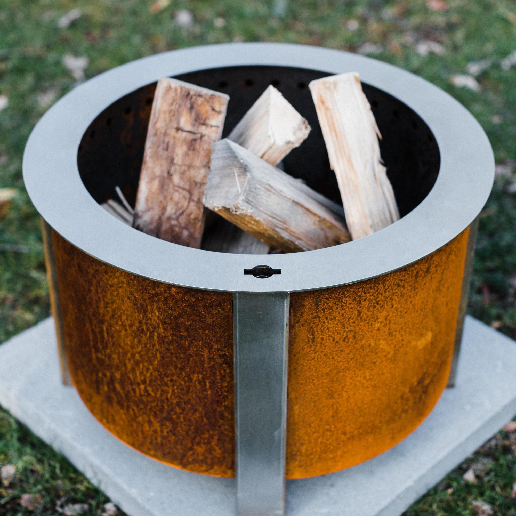 Breeo X Series Smokeless Fire Pit (19 Inch) USA Made, Portable, Steel