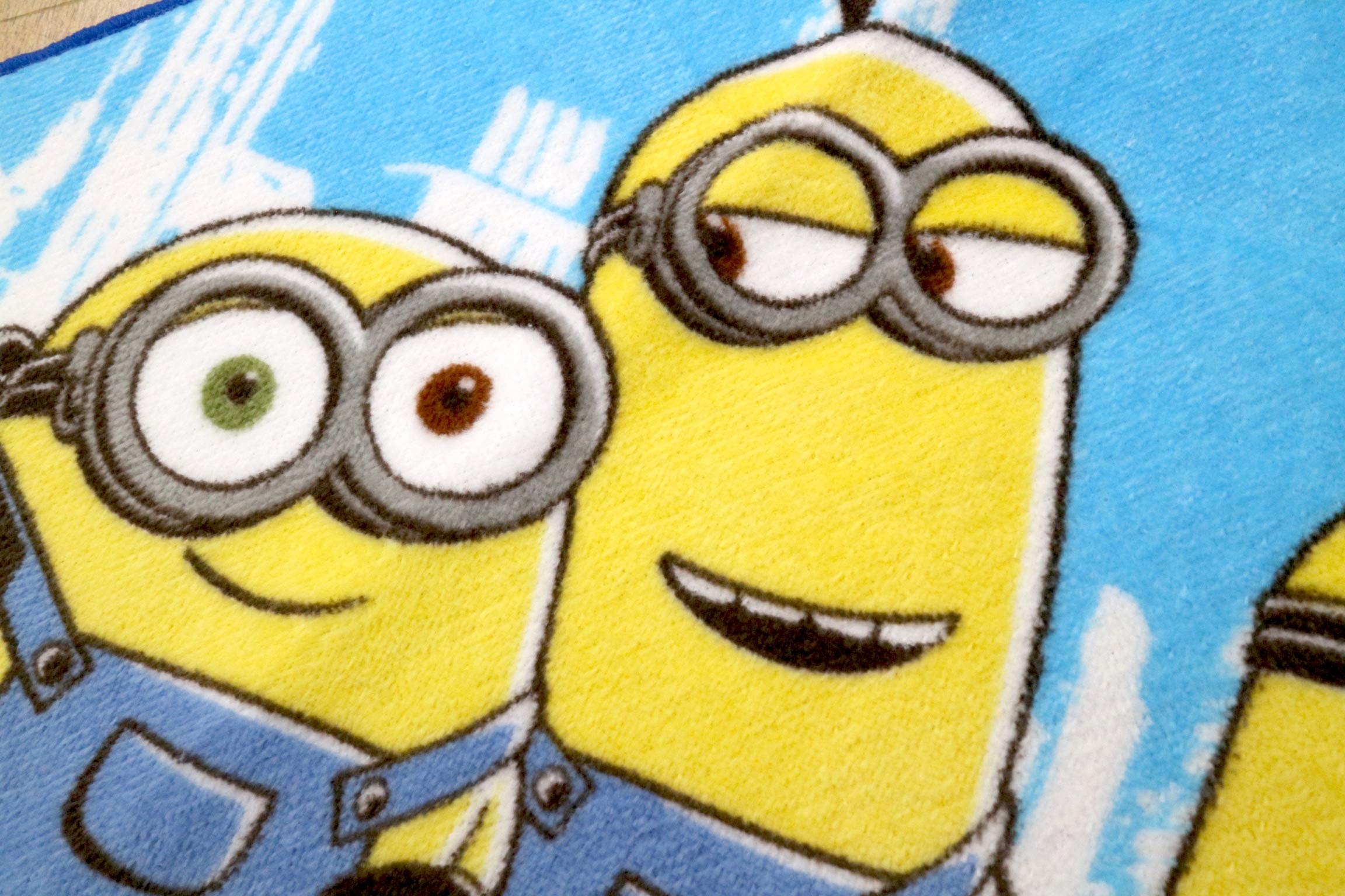 Amazon.co.jp: 丸眞 ループ付きタオル MINION ミニオン 33×33cm ミート 