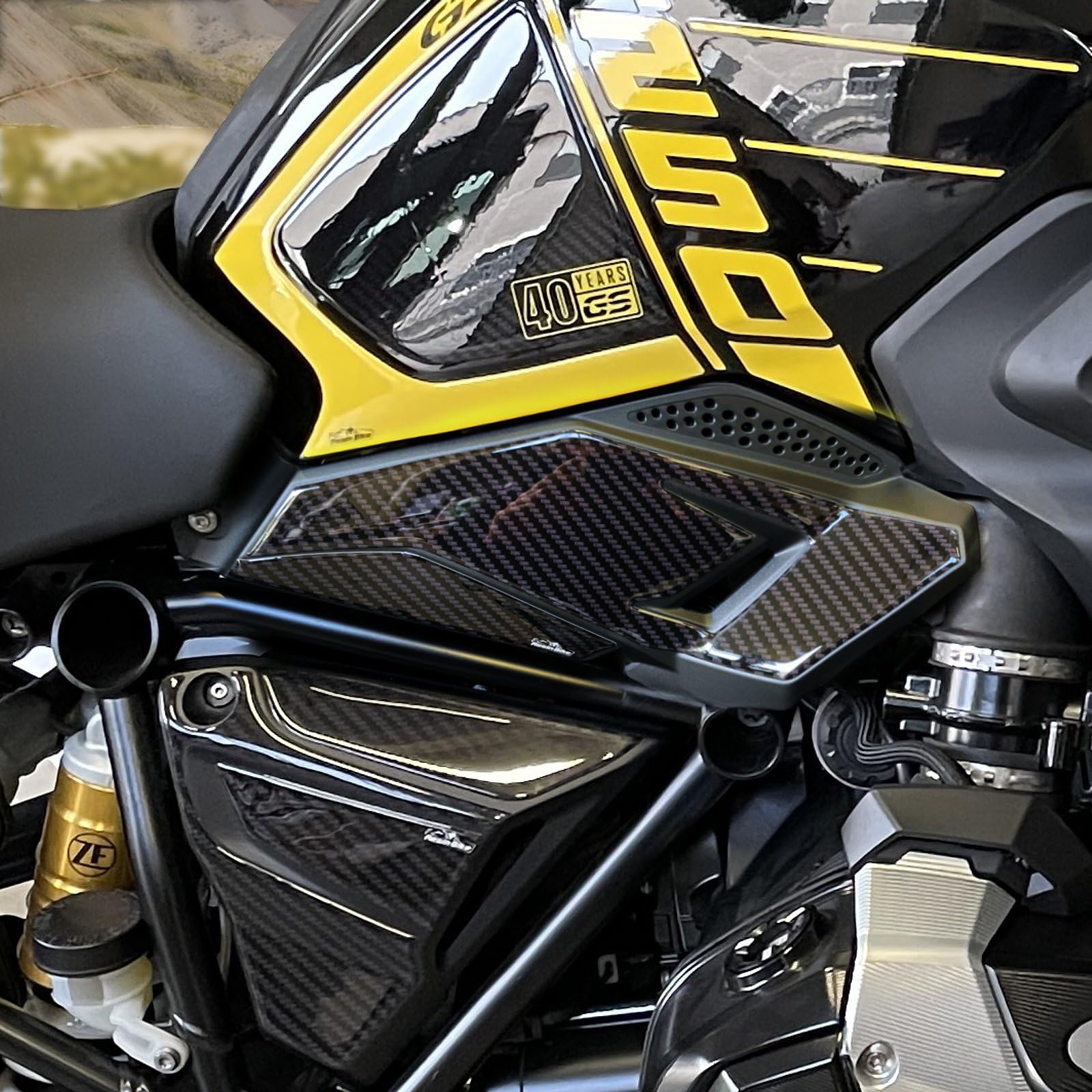 Resin Bike Adesivi Moto Compatibile con Bmw R 1250 GS Triple Black - Edition 40th 2021. Protezioni Para Telaio da Urti e Graffi. Coppia Adesivi 3D Resinati GS 1250
