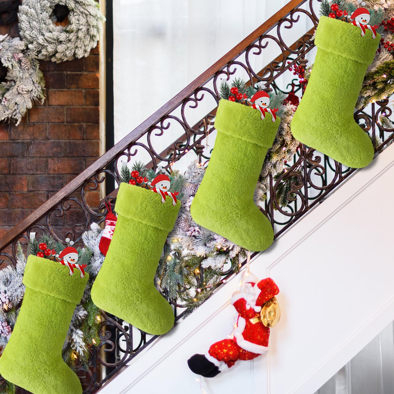 JOVITEC 2 Stück 50,8 cm Kunstfell, Weihnachtsstrümpfe, schneebedeckte Strümpfe, Weihnachtsstrümpfe, Kamin, hängende Strumpf für Urlaubsdekoration (grün)