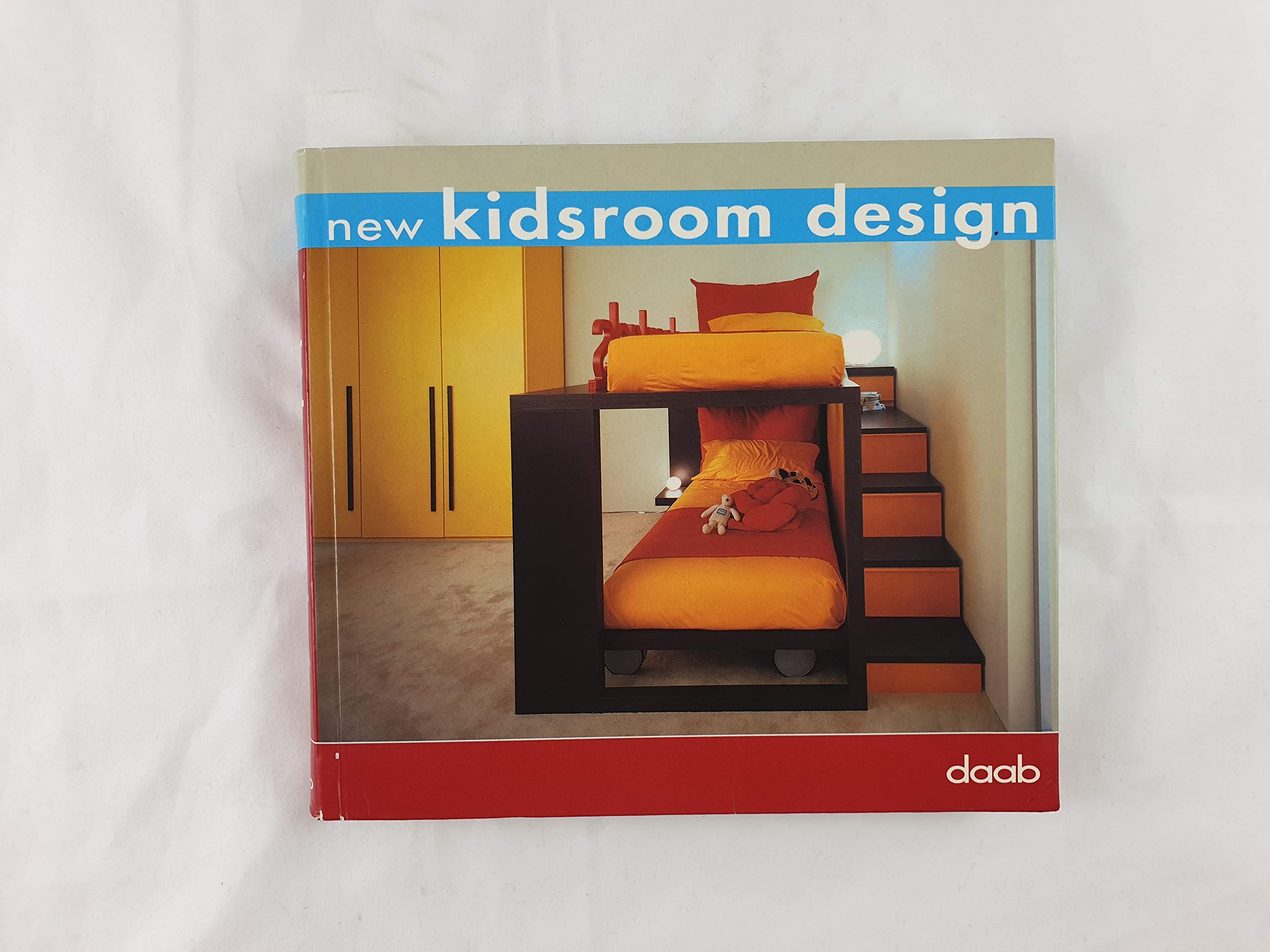 Mobilier chambre enfant haut de gamme au design épuré et finitions soignées
