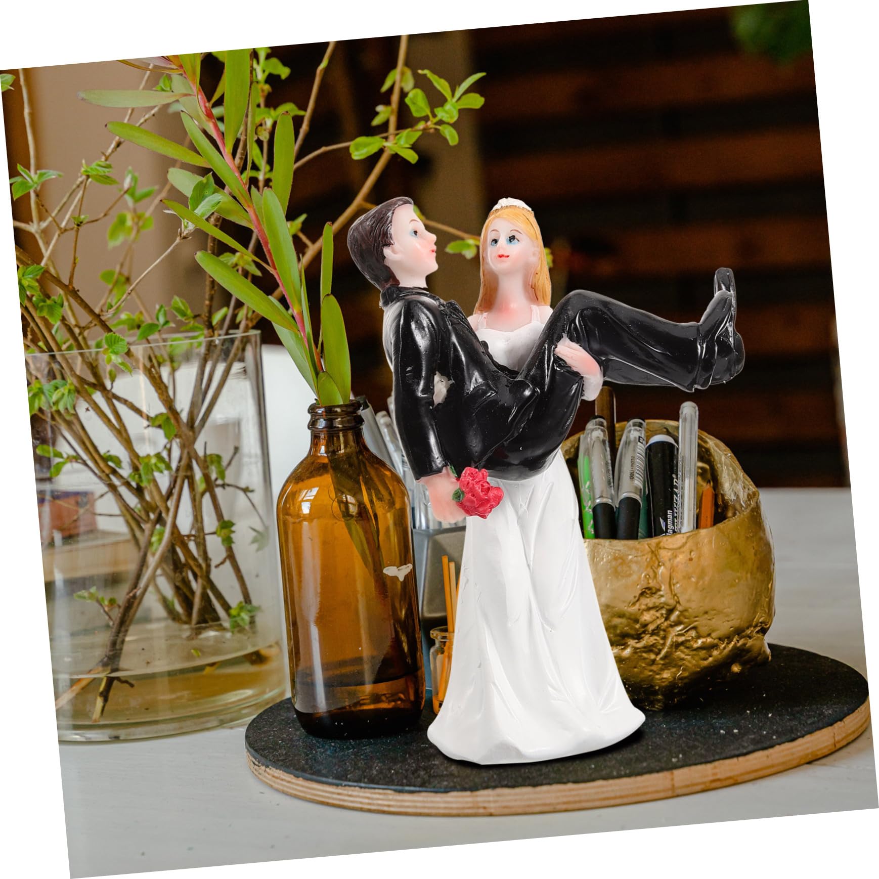2stücke Brautpaar Figuren Statue Aus Resin Hochzeitsdeko Tortenaufsatz Für Hochzeitstorte Romantische Hochzeitsparty Braut Und Bräutigam Dekofigur Schwarz-weiß Perfektes Zur