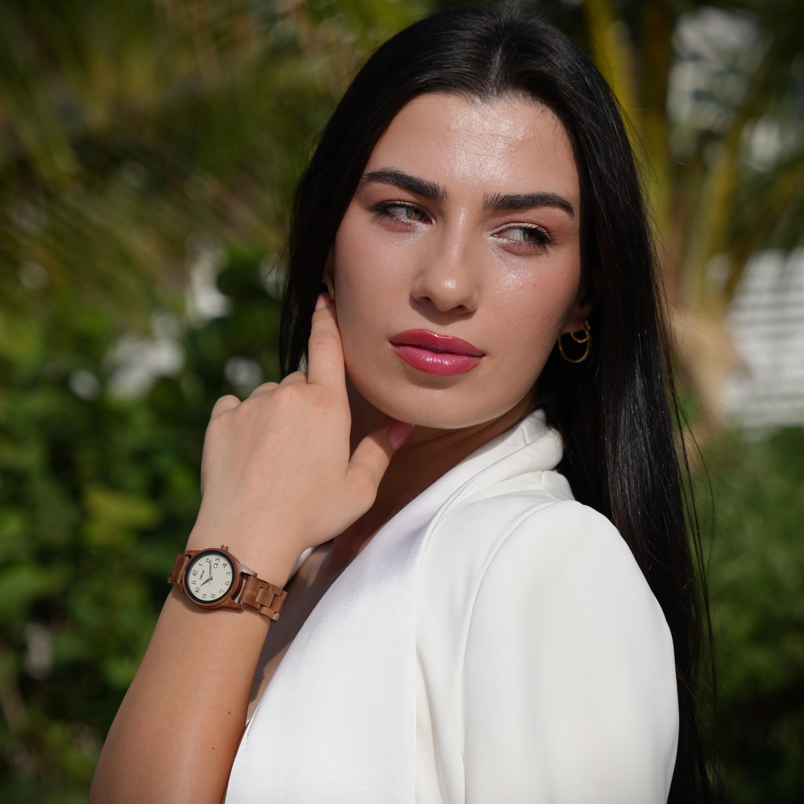 Holzuhr Damen, Armbanduhr, Analog, Quarz, Leuben Holzuhren 36mm, 100% Naturholz mit Japanischem Quarzwerk, Monatskalender und kostenlosem Lederarmband.