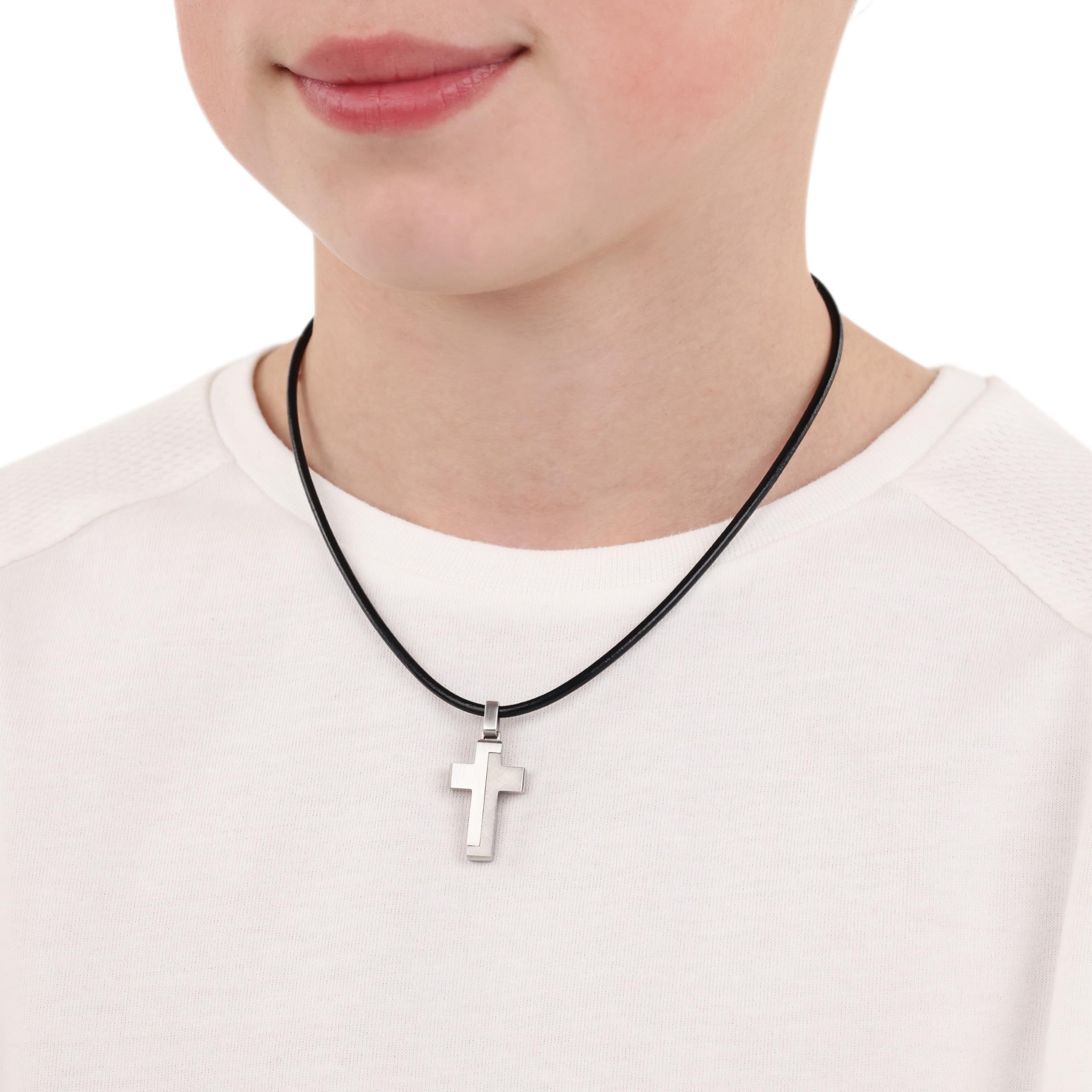 sOliver Collana per bambini con ciondolo in acciaio inox/pelle, motivo a catena, disponibile in confezione regalo per gioielli
