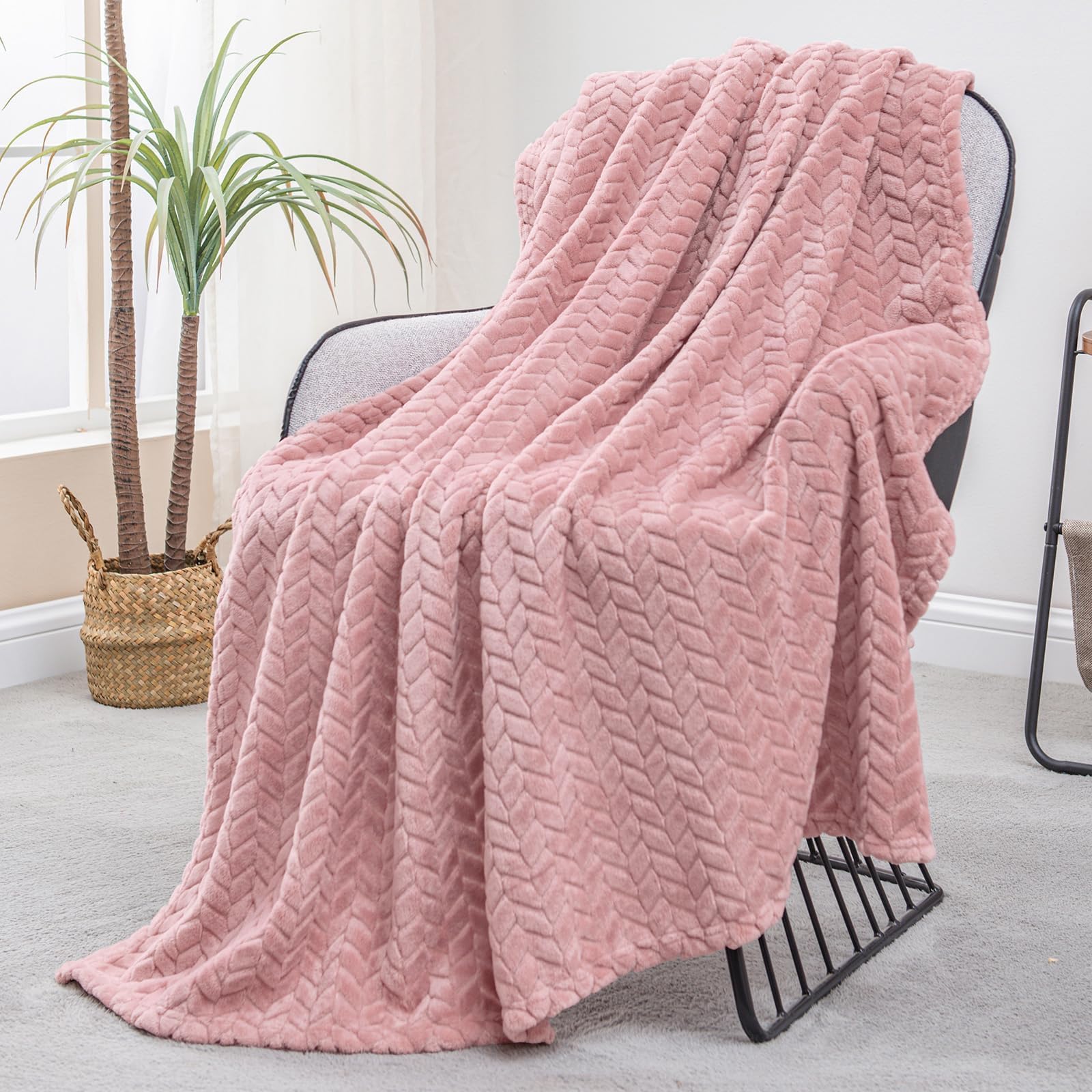 Exclusivo Mezcla Fleece Pink Throw Blanket for Couch Sofa Bed, 50”x70” | Oversized Soft Cozy Fluffy Blankets for Summer, Decorative Plush Flannel Throws for Living Room, Bedroom with Leaves Pattern