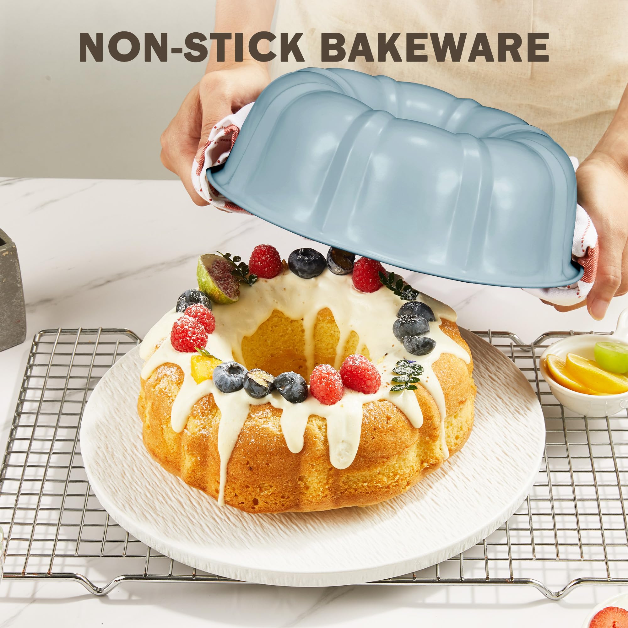 Moldes Para Gelatinas 10-Inch Nonstick Fluted Tube Cake Pan By USA