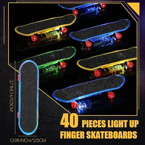 Miniatura 2 de Leyndo Juego de 40 piezas de mini patineta con luz LED para niños, patinetas LED para dedos, diapasón LED para Navidad, día de San Valentín,