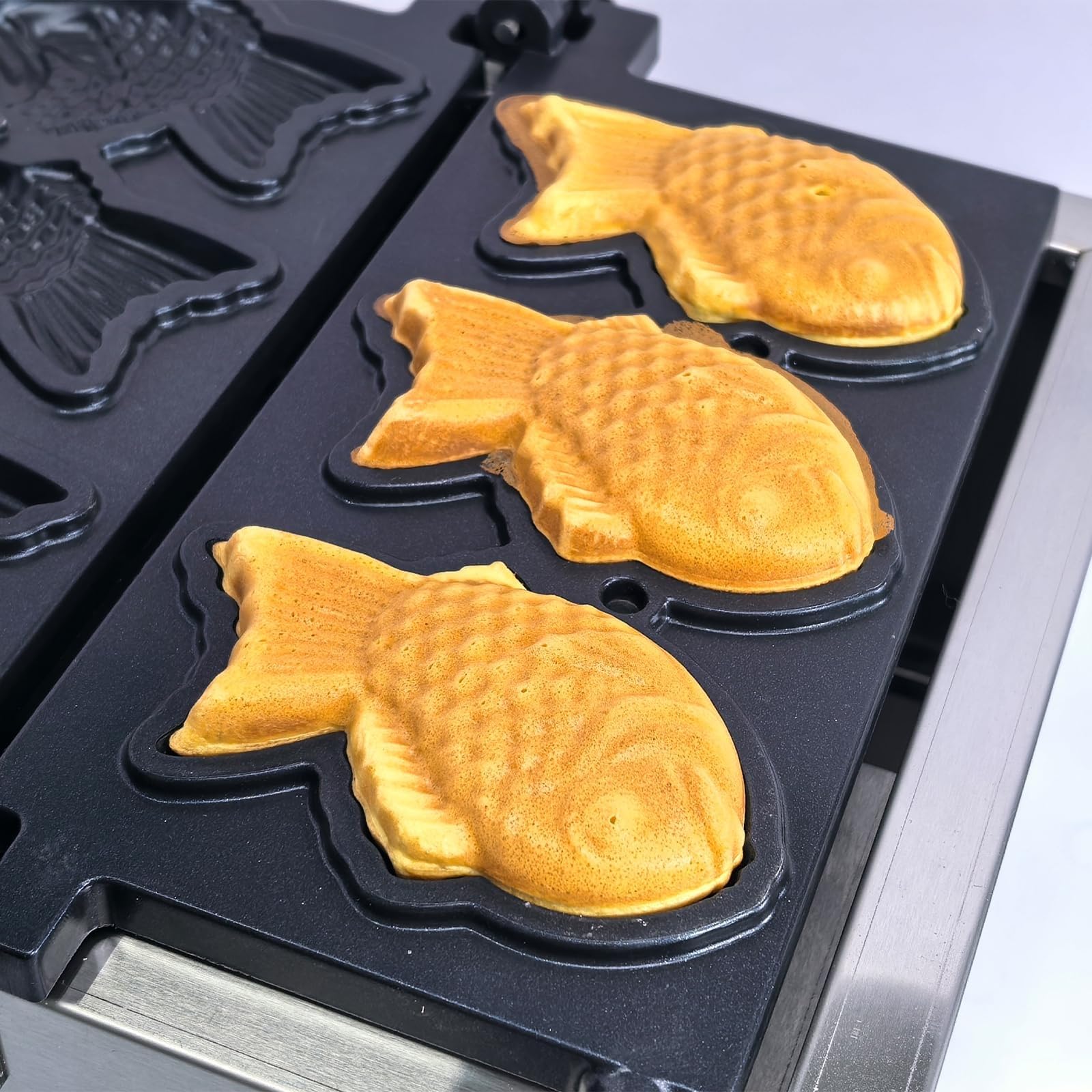 Elektryczna gofrownica do gofrów Taiyaki, 1400 W, 3 sztuki, japońska, z powłoką zapobiegającą przywieraniu, dwustronna, grzanie 180°, obrotowa gofrownica do restauracji i barów szybkiej obsługi