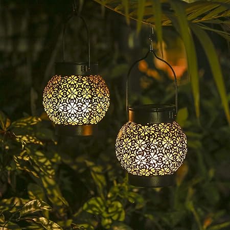 Amazon Co Jp ソーラーランタン ソーラーライト 屋外 おしゃれ Tomshin1 ガーデンライト ソーラー 防水 暖色 复古スタイル Ledランタン 無線 防犯 エネループ 単3電池使え テラス ベランダ 歩道 屋内 照明 ランタンスタンド 花柄 クリスマス 飾り クリスマスライト 2個