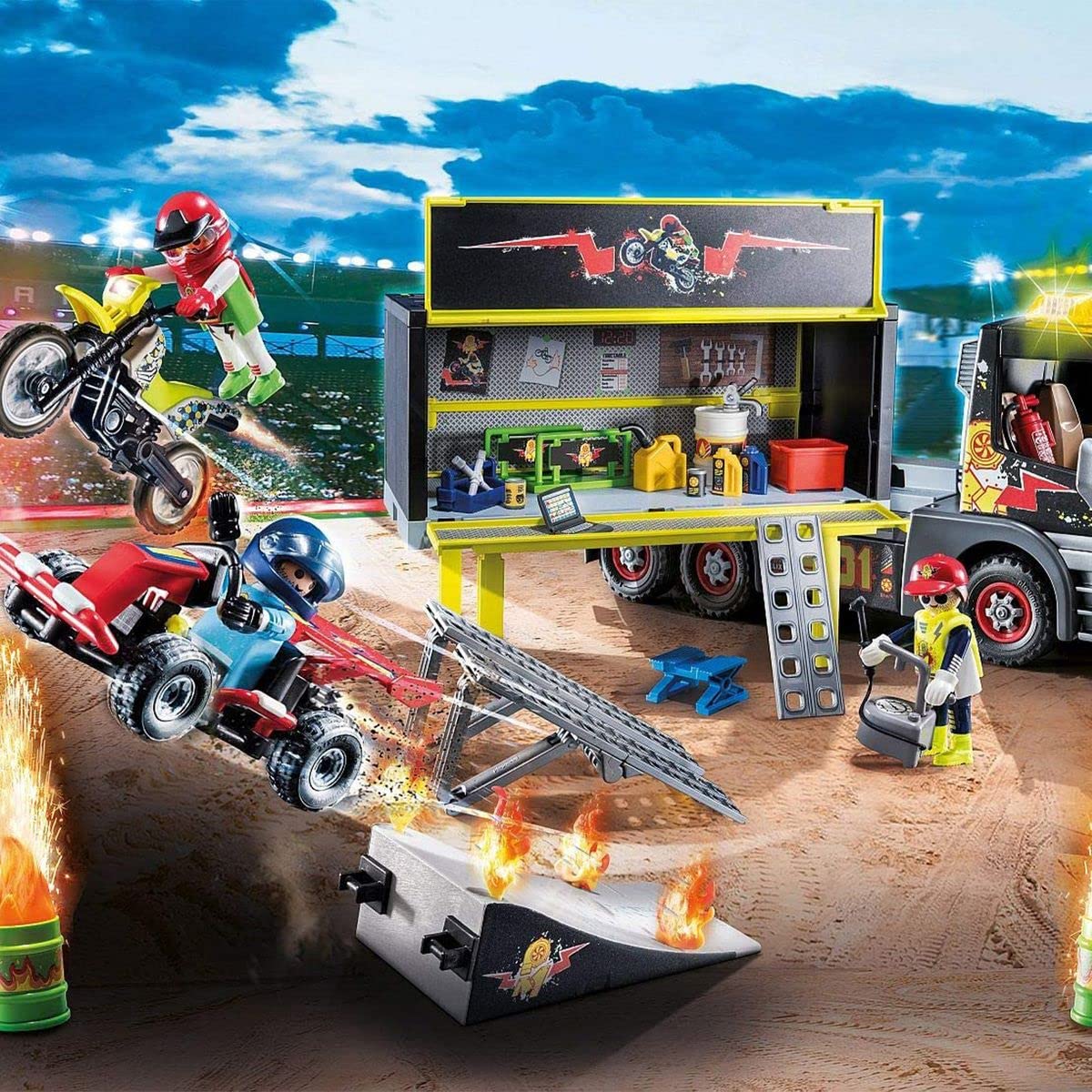 PLAYMOBIL XXL-Adventskalender 70544 Stuntshow, Inklusive LKW, Für Kinder ab 4 Jahren