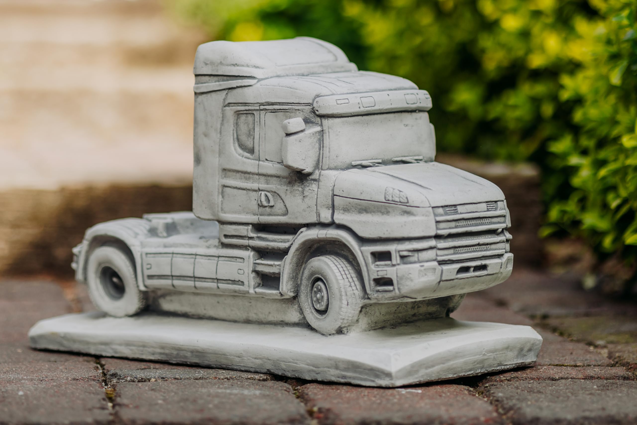 gartendekoparadies.de Trattore da giardino in pietra, 46 x 21 x 29 cm, grigio, calcestruzzo bianco, 23 kg, resistente al gelo