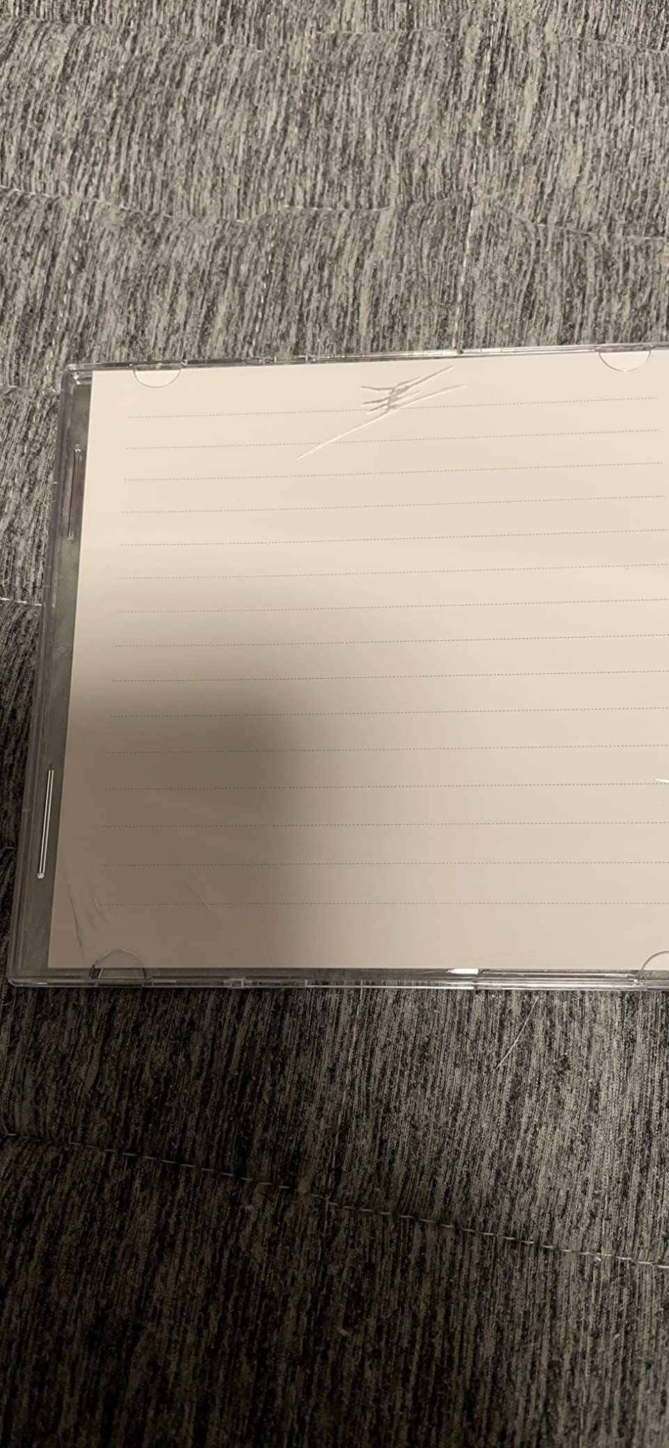 ケースにひび割れ